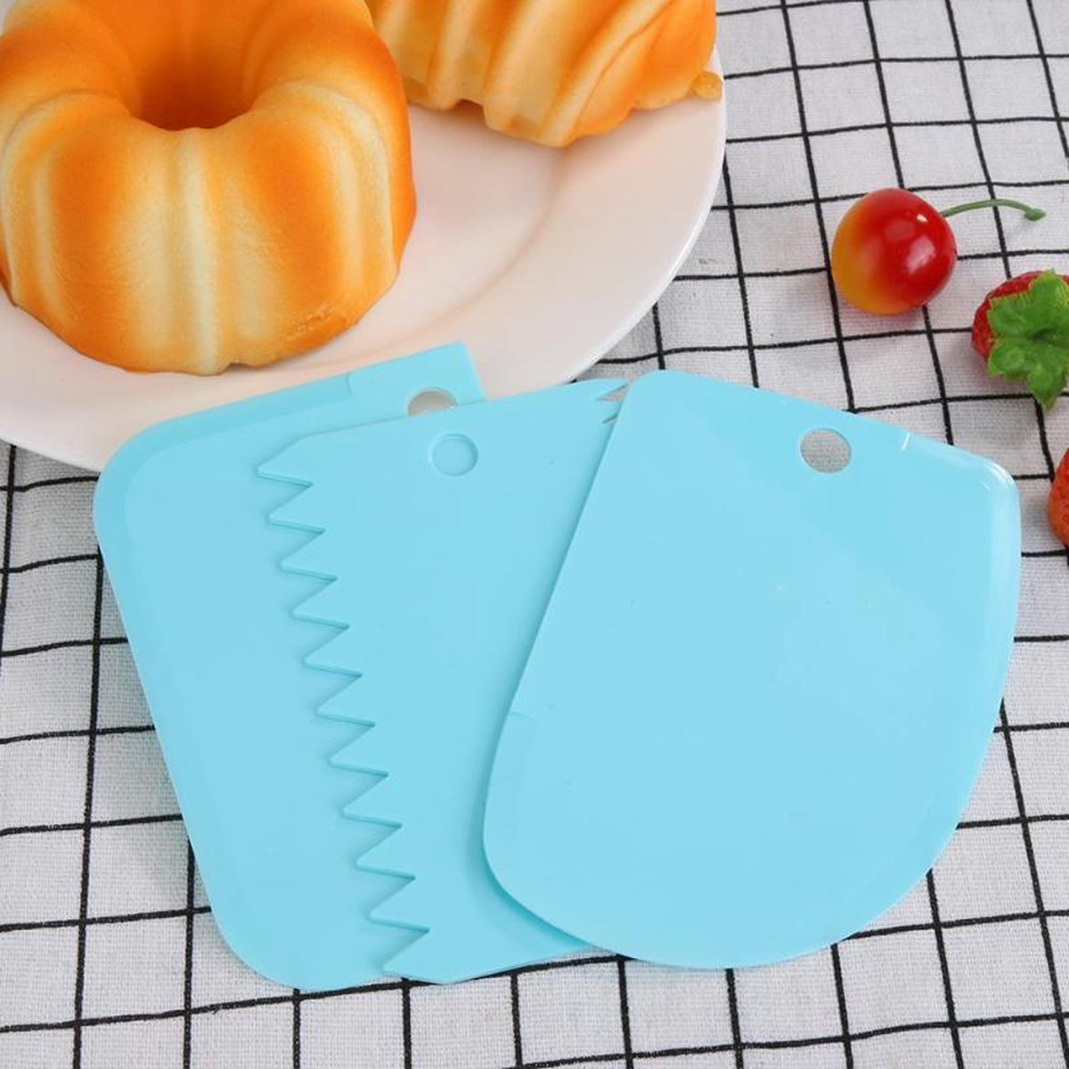 Fondant Scraper - Fondant Cutter - Dough Cutter - Cake Decoration - 3 Pieces - Blue