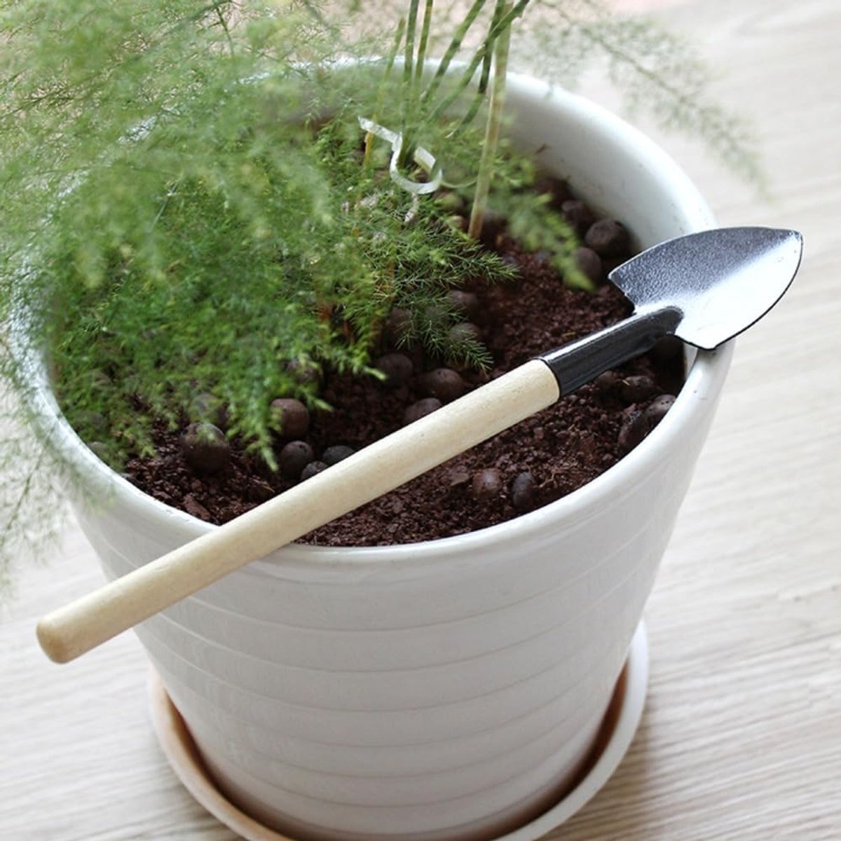 3-piece mini garden tool set - for pots and plants - Wooden handle design - Shovel, rake, and soil shovel - Small size for precise work