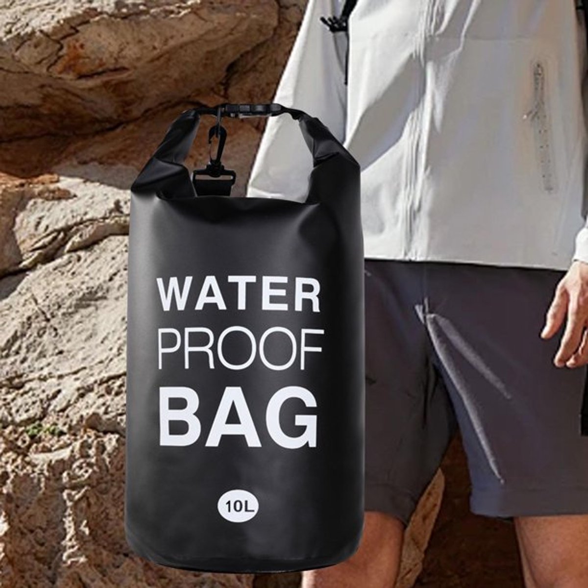 Drybag - 10 L - Professional Waterproof Bag - Storage Bag - Outdoor Bag - Outdoor Bag - Beach Bag - Waterproof Dry Bag with Shoulder Strap - Waterproof - High Quality - Black - Very suitable for Outdoor / Vacation / Travel / Swimming / Camping