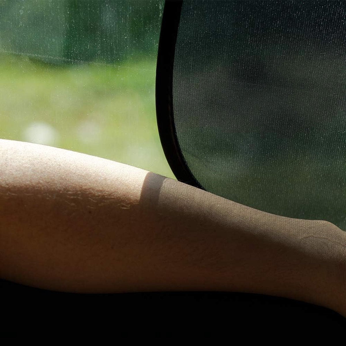 Car Sunshade - Car Sunshade Side Window - 1 Pair 50 x 30 Cm and 1 Pair 44 x 38 Cm - Baby Car Sunshade - Electrostatic Adsorption - Privacy Protection - Car Sun Protection - UV Protection - Side Window - Safe Driving - With Storage Bag - Black
