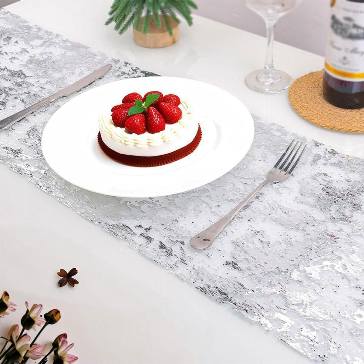 Table Runner - 28*275 cm - Silver Table Runner - Silver Gold Foil Table Runner - Tablecloth - Polyester Table Runner - Sparkling Metal Mesh Roll Table Runner - for Wedding Decorations, New Year's Decorations, and Birthday Parties
