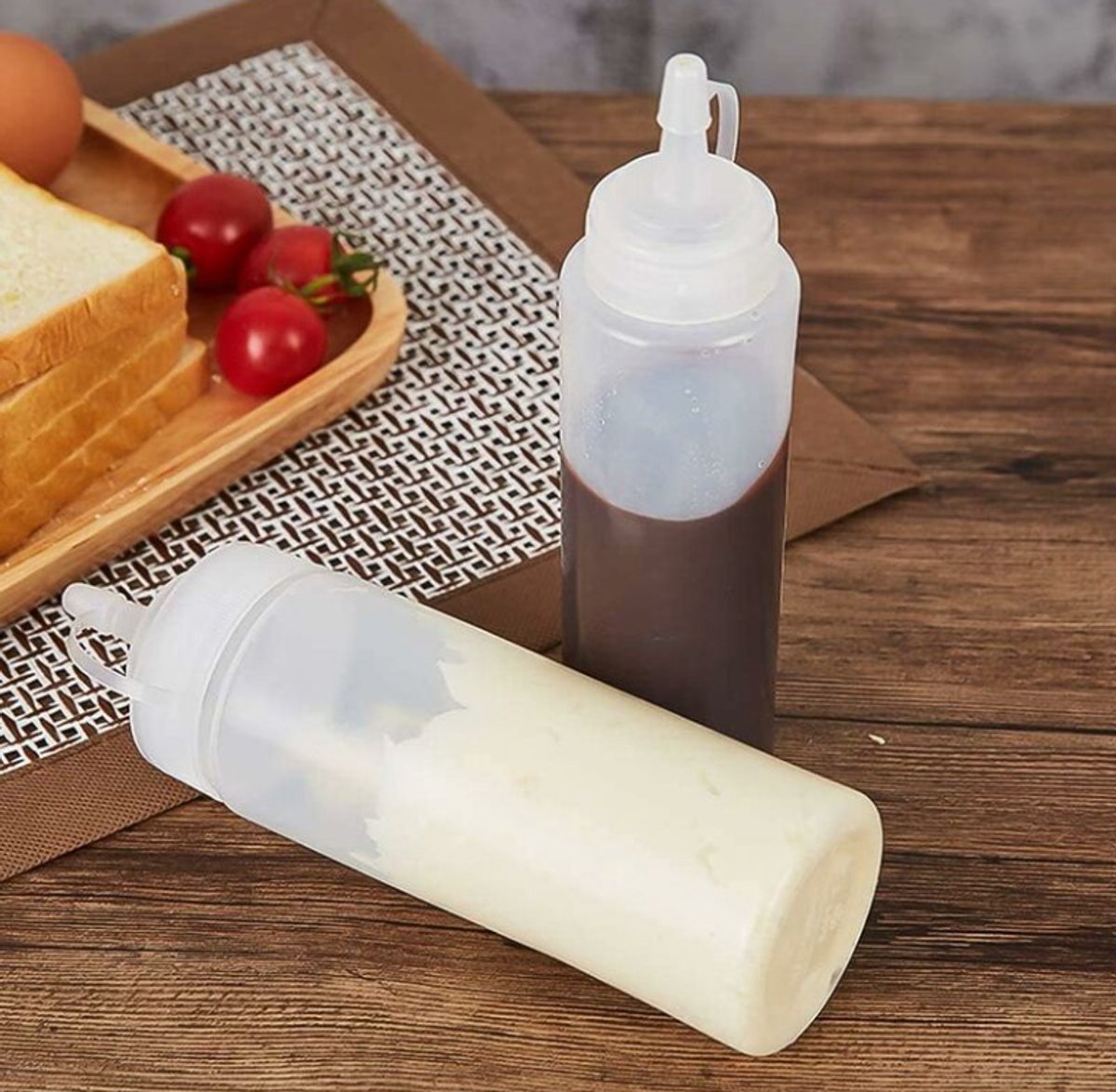 4 pieces - 200 ml - Dosing bottle - Squeeze bottle - Sauce bottle - Garnish bottle - Plastic - White - with spout cap - Leak-proof lids - With check marks - For garnish, sauce or batter