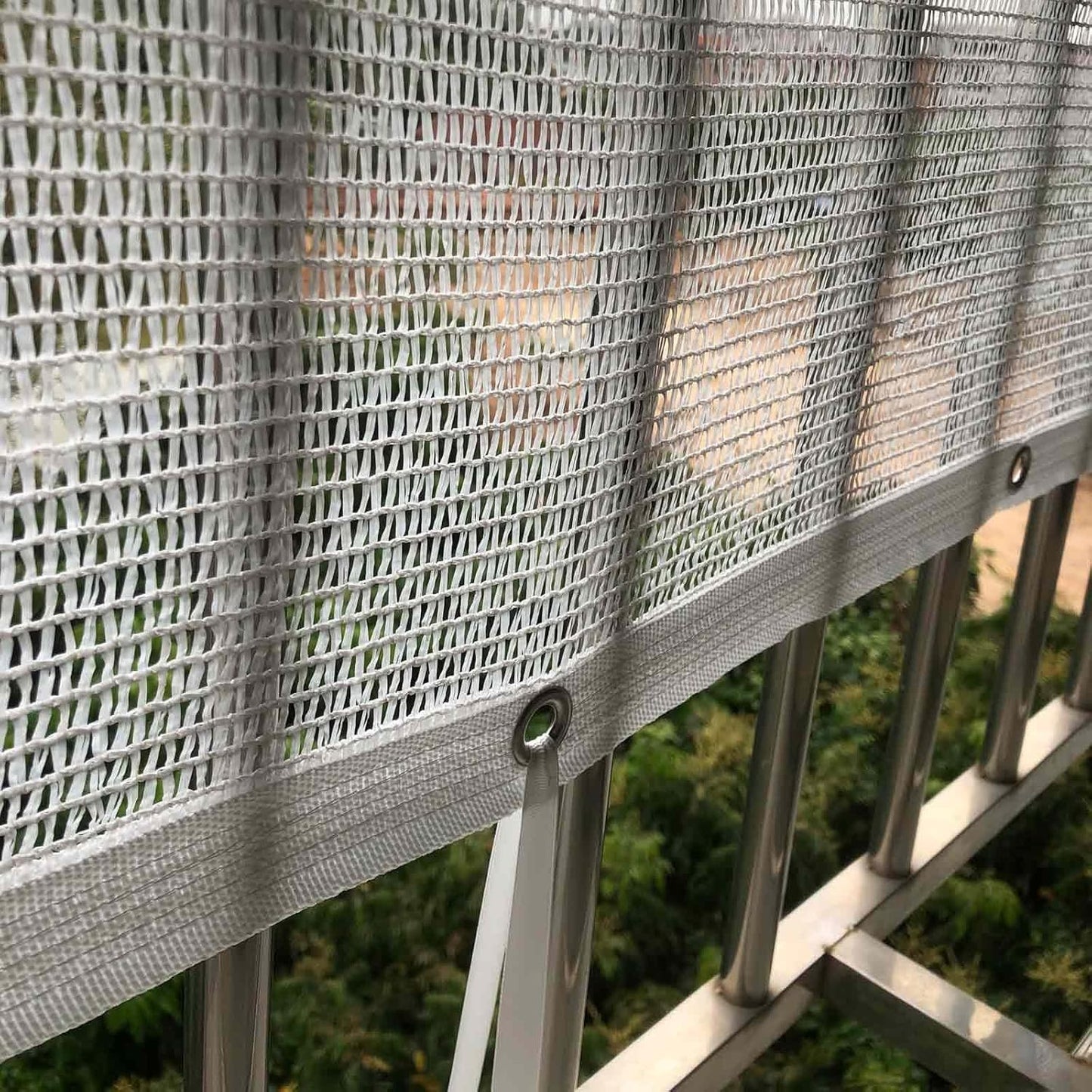 30% Sunblock Shade Cloth Garden Shade Mesh Tarp with Eyelets and Ropes UV Resistant Sunblock Shade Cloth for Garden, Pergola, Patio Plants, Greenhouse,Outdoor(2x6.0m/6.6x19.7ft)