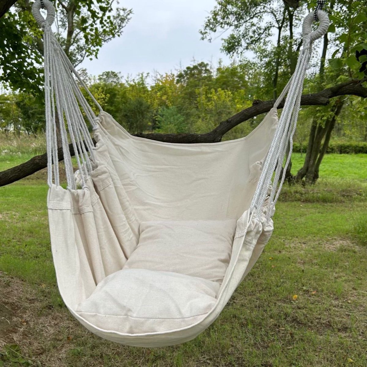 Hanging Chair - Portable Hammock - Comfortable Patio Chair - Suitable for Indoor and Outdoor Use - Maximum Load Capacity 100kg(White, without cushion)