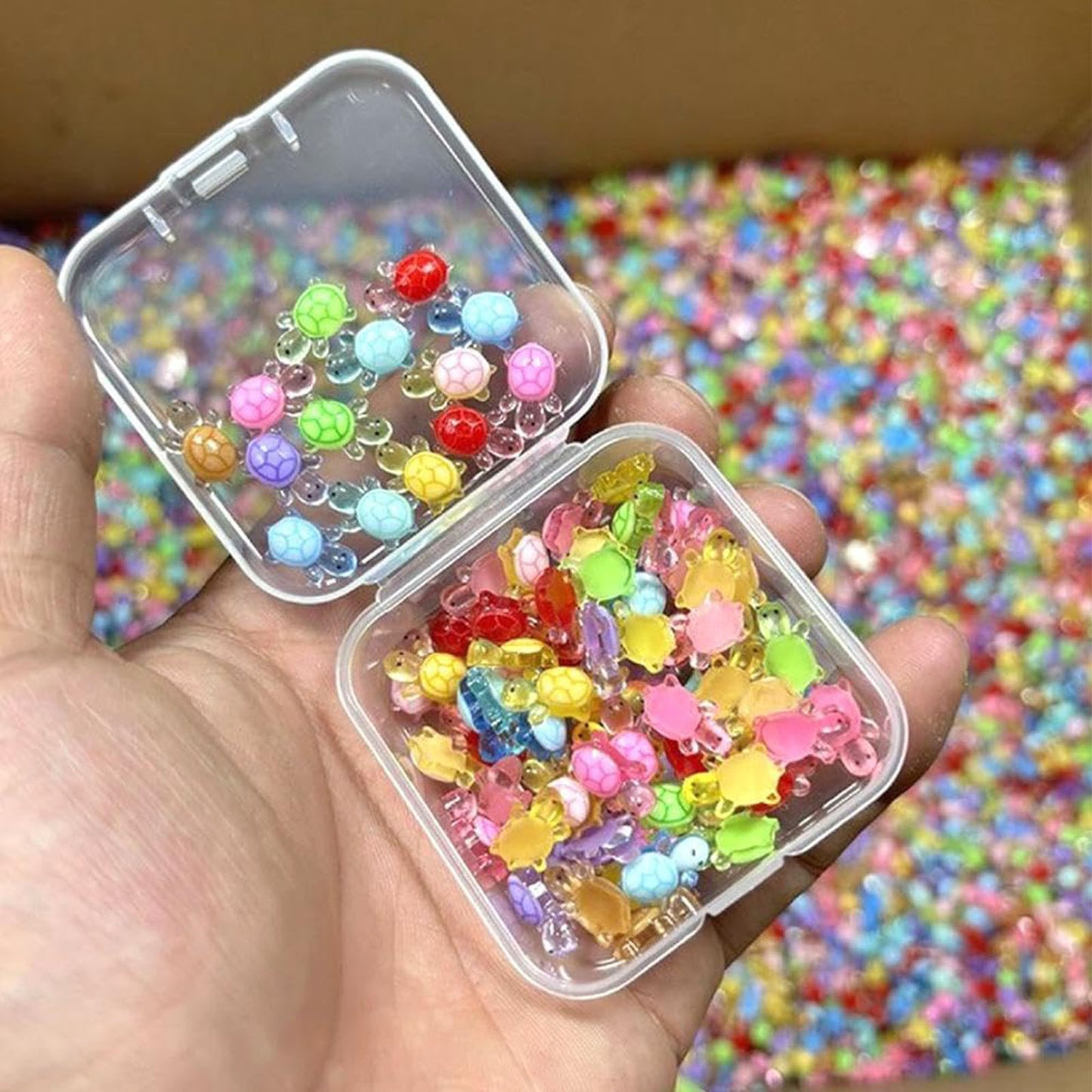 100 PCS Cute Tiny Turtles for Crafts - Mini Turtle Figurines Glow in The Dark Miniatures Resin Turtles Cute for Fairy Garden Moss Landscape Party Decoration Hidden Game Nail Art DIY Projects