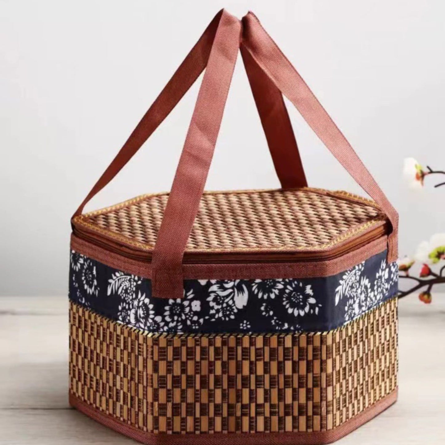 Wicker Basket with Lid,Wicker Picnic Basket with Double Handles,Woven Picnic Storage Rattan Wicker Egg Serving Gift Baskets Food Vintage Organizer Fruit Lid Hyacinth Medium Wicker Basket Brown