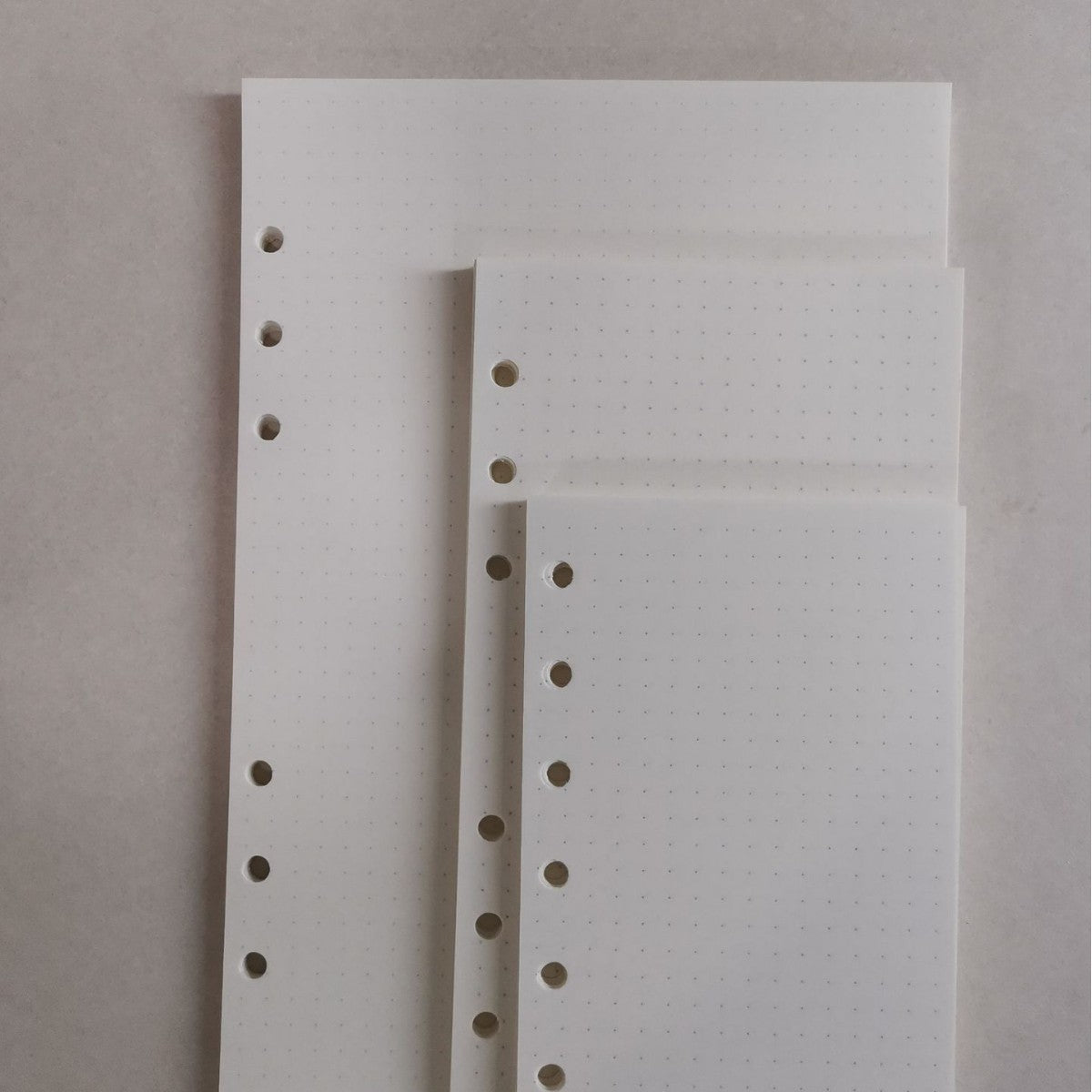 Notebook Refill A5 - Ring Binder Paper 6 Holes - Agenda Refill - Bullet Journal Paper - Refillable Notepad - Writing Paper - Planner Inserts - Office Supplies - School Supplies - Drawing and Sketching -Dotted Dots - White - 5 Pieces