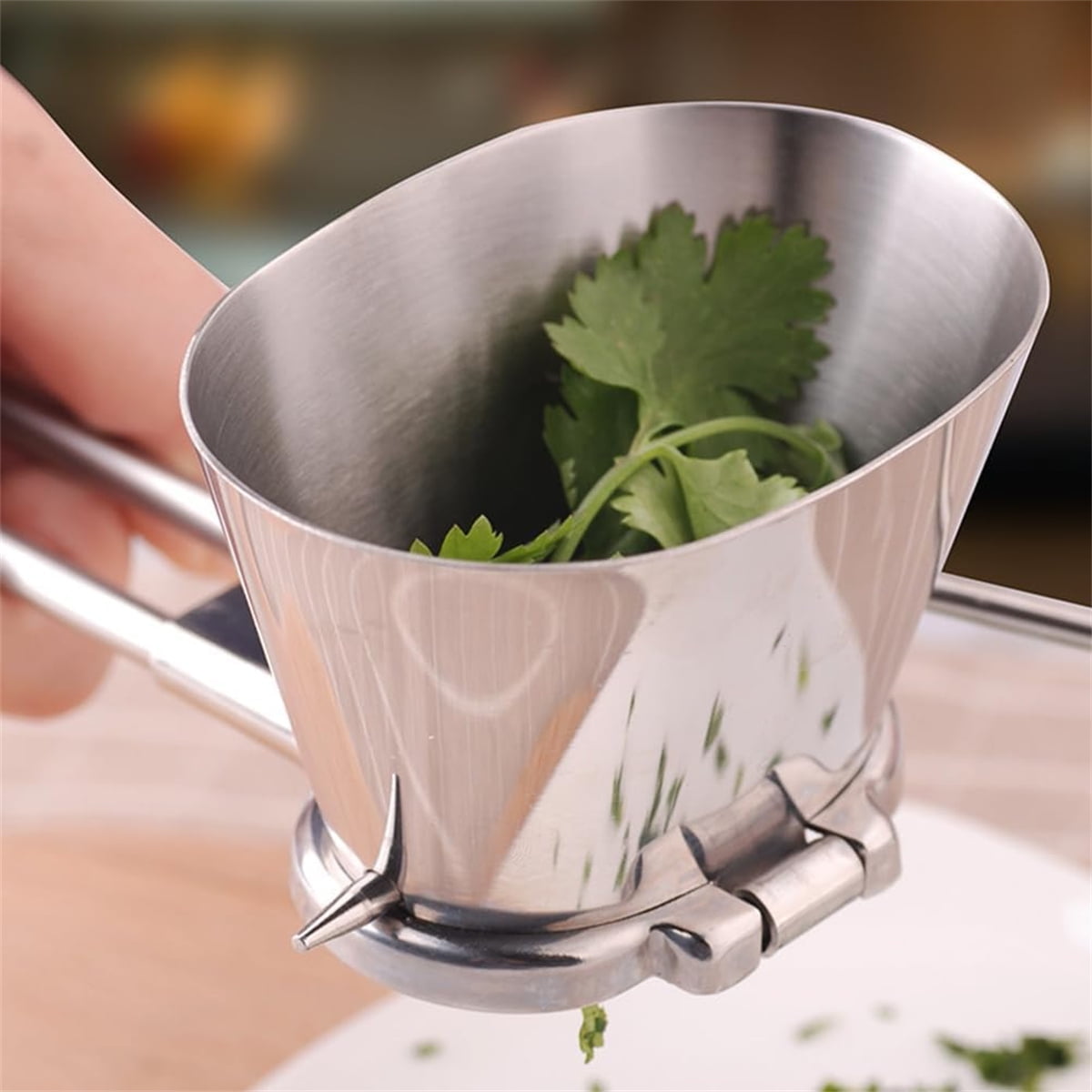 Tutuviw Manual Stainless Steel Parsley Shredder,Pepper Grinder,Herb Roller Mincer,Handheld Spice Grinder,Versatile Kitchen Tool for Herbs Vegetables Spices,Easy Hand-crank for Quick Cutting/Mincing