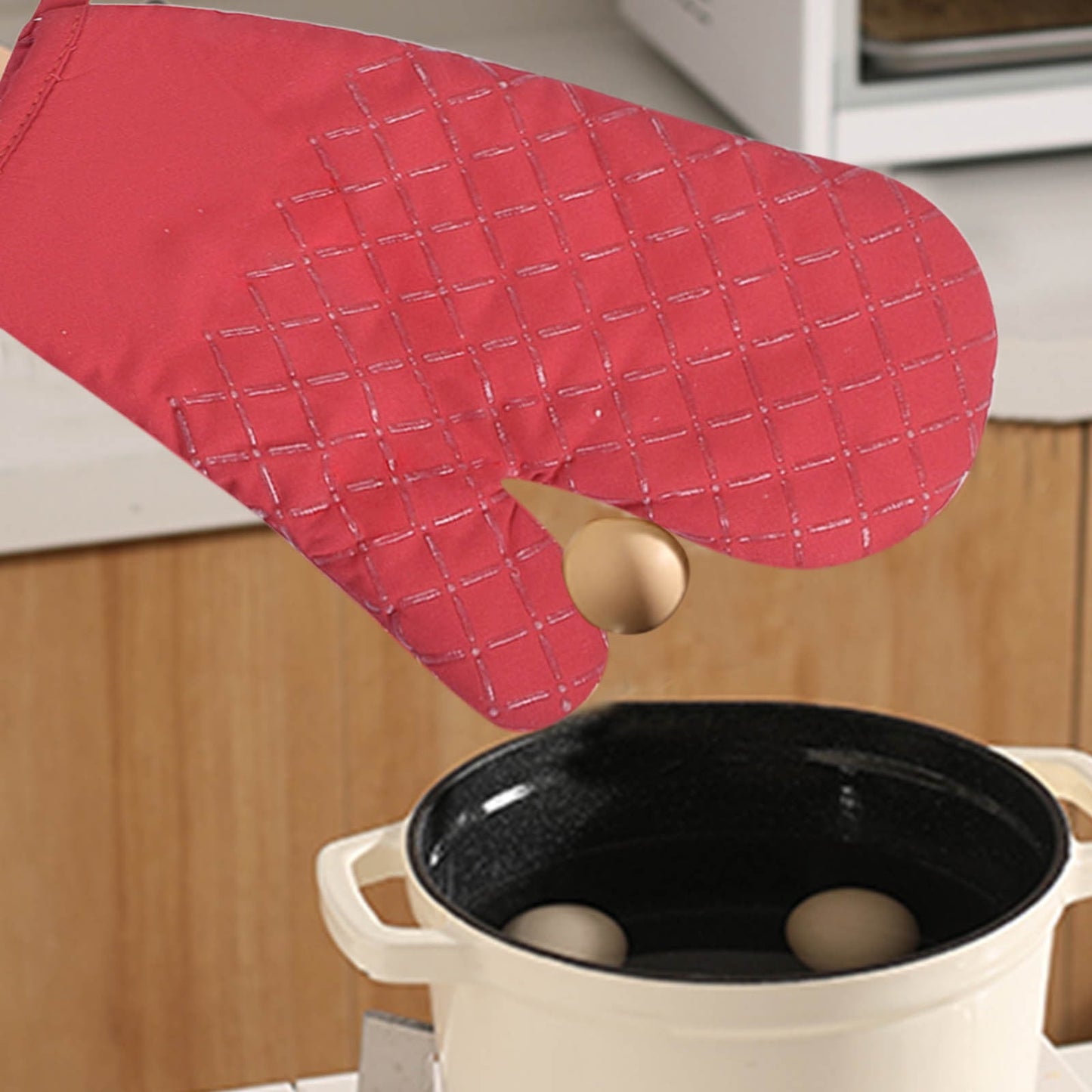 Chmadoxn 4 Pcs Oven Mitts and Pot Holders, Oven Glove High Heat Resistant 500 Degree, Long Oven Mitts with Recycled Cotton Infill and Silicone Non-Slip Surface for Baking, Kitchen, Cooking 11.8×6.7 in Black