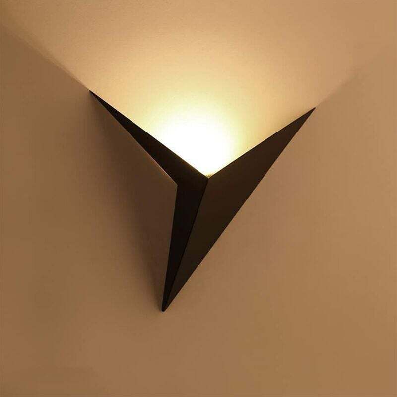 3W LED Indoor Wall Light, Creative Triangle Shape, Black Wall Lamp, 3000K Warm White, Modern Metal Wall Light for Bedroom, Living Room, Staircase