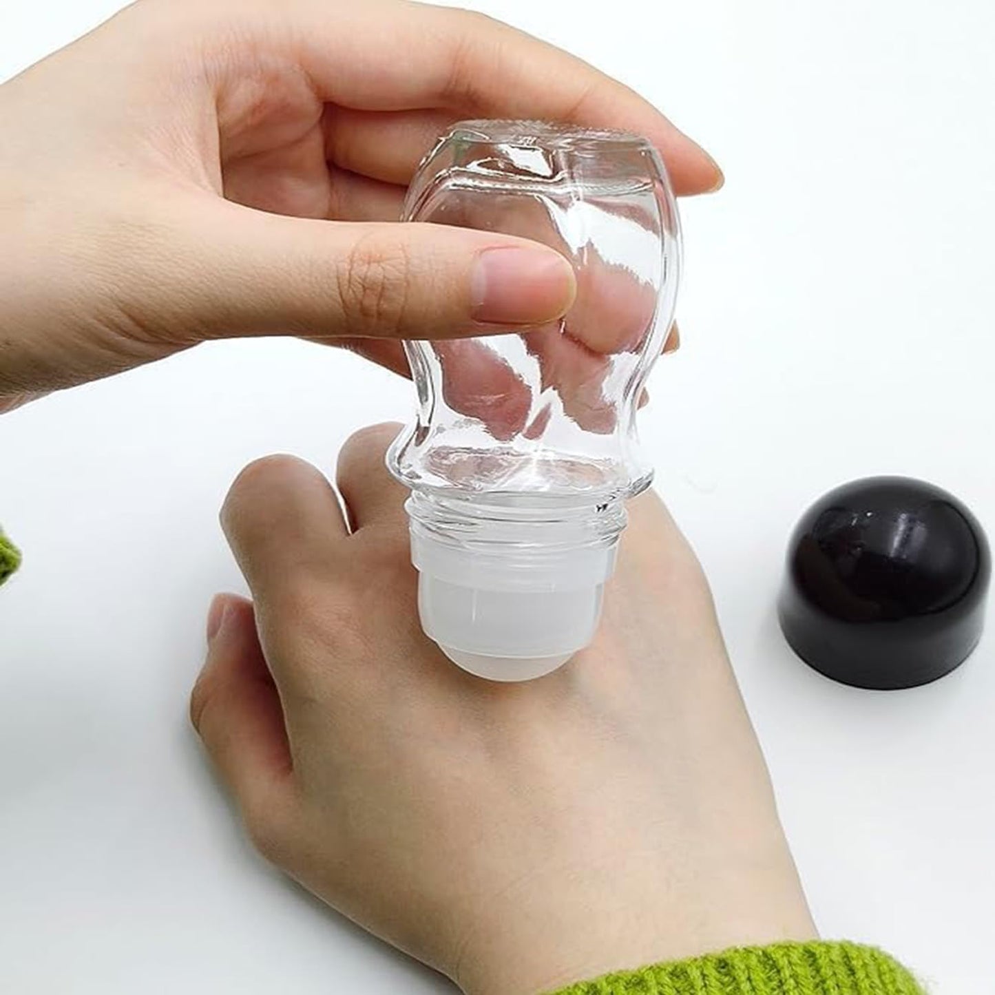 2PCS Glass Empty Roller Bottles with Plastic Roller Ball, Deodorant Roll On Bottles Containers Leak Proof Massage Roller Ball Bottles with Cap For Essential Oils Perfume Cosmetics (30ml+50ml)