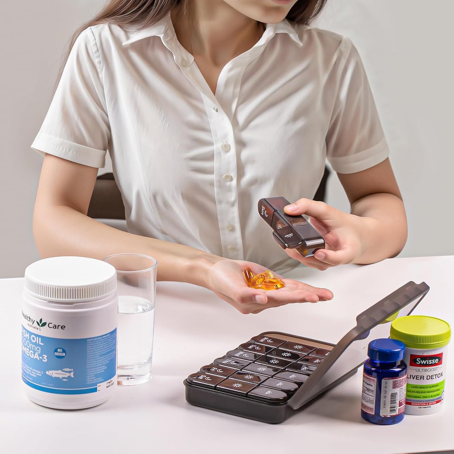 Weekly Pill Organizer 3X a Day, Large Pill Box 7 Day 3 Times a Day with Separate Light-Proof Container, Portable Travel Pill Case for Medication, Vitamins, Fish Oil and Supplements