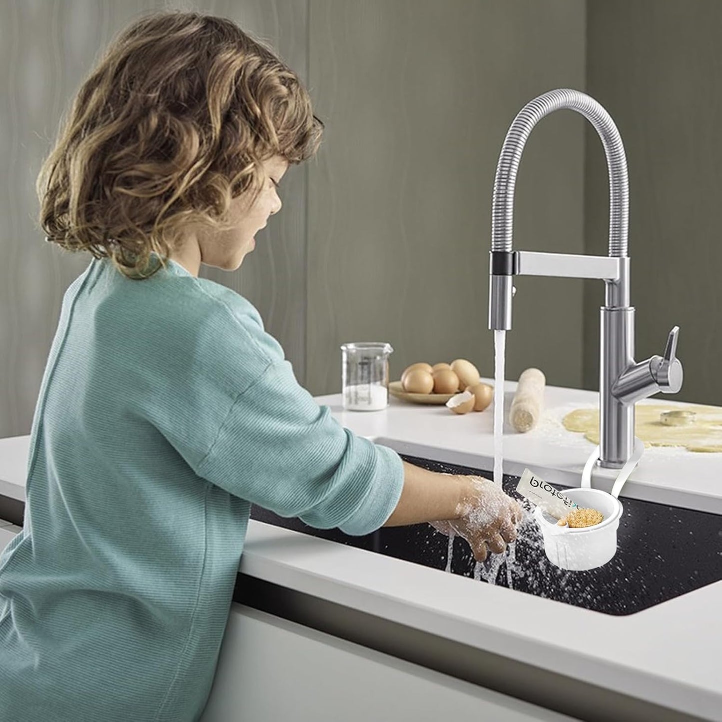 Sink Strainer Basket, Hang on Faucet Kitchen Sink Drain Basket, With Push to Empty & Detachable Fast-Drain Mesh, Multifunctionfor Kitchen Tools for Food Waste Removal & Veggie Washing (white)