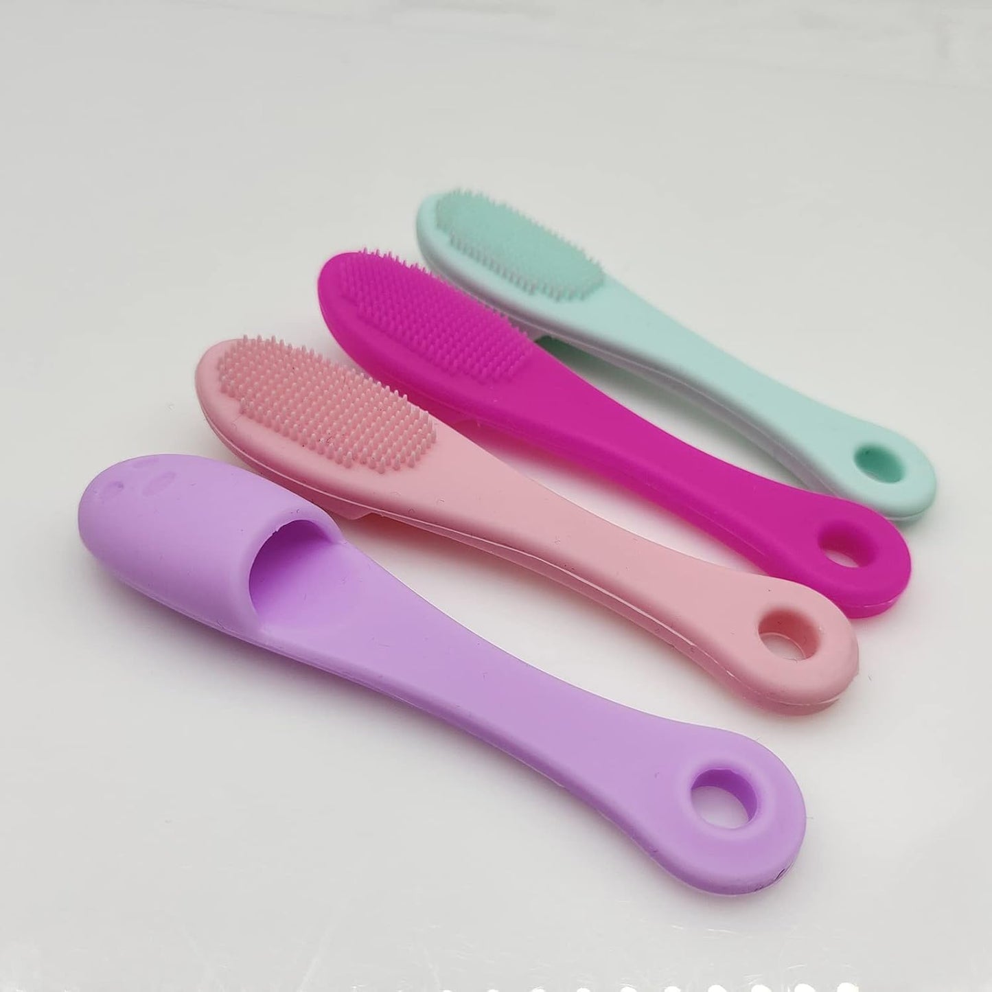 Gentle silicone facial cleansing brush - Manual facial cleansing brush - Soft and effective cleansing and massage - 5-pack