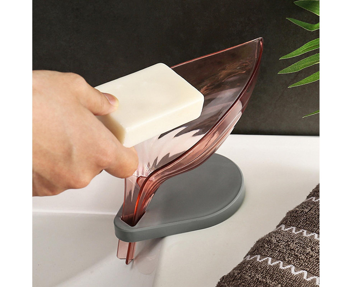 Soap Holder Drainage Design Leaf Shape Solid Color Punch-free Great Stickiness Storage Soaps Sturdy Structure with Sucker Soap Plate Bathroom Stuffoffee
