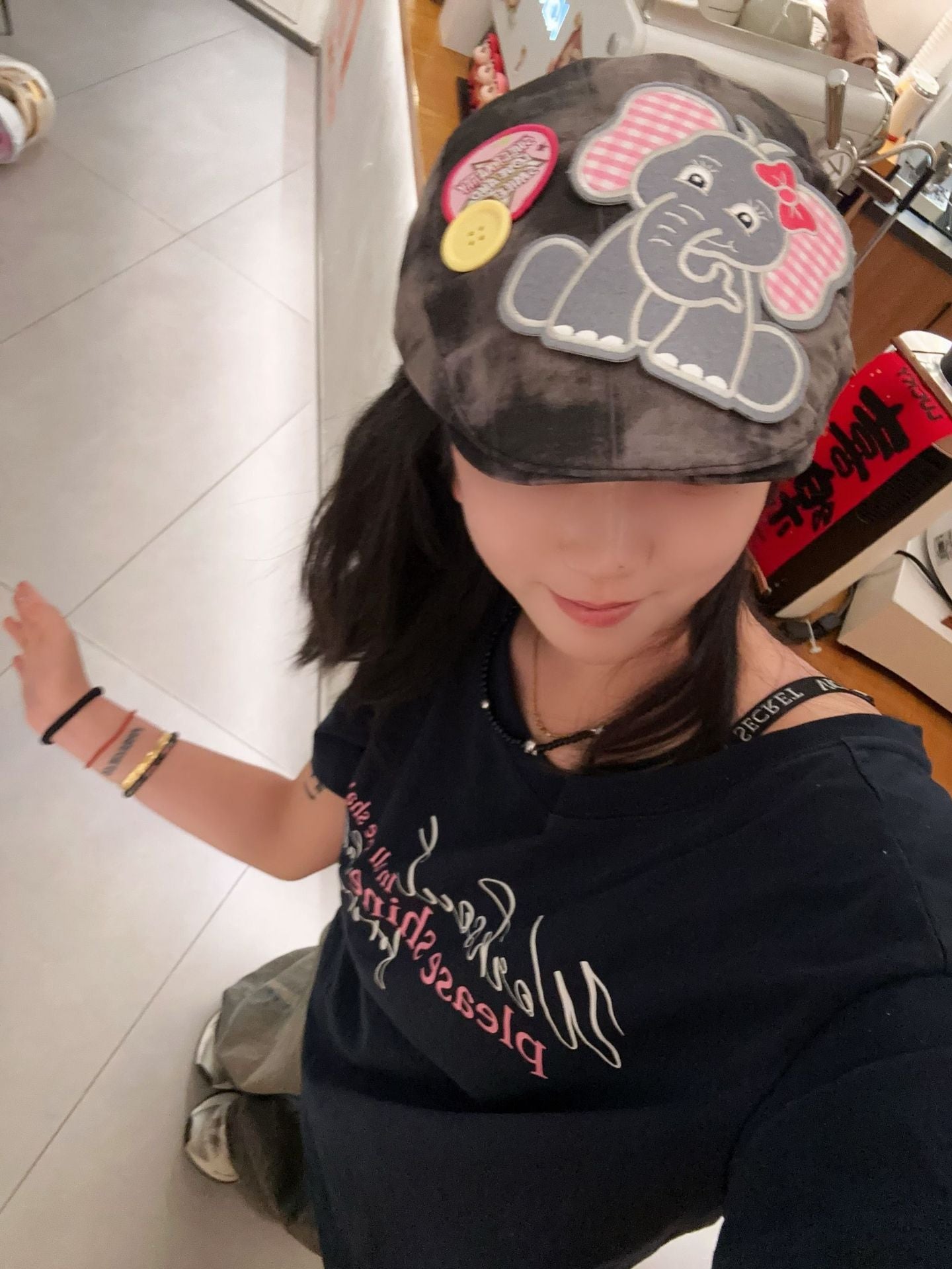 Cute Elephant Applique Beret Hat - Soft Fabric, Adjustable Fit, Retro Newsboy Cap(khaki)