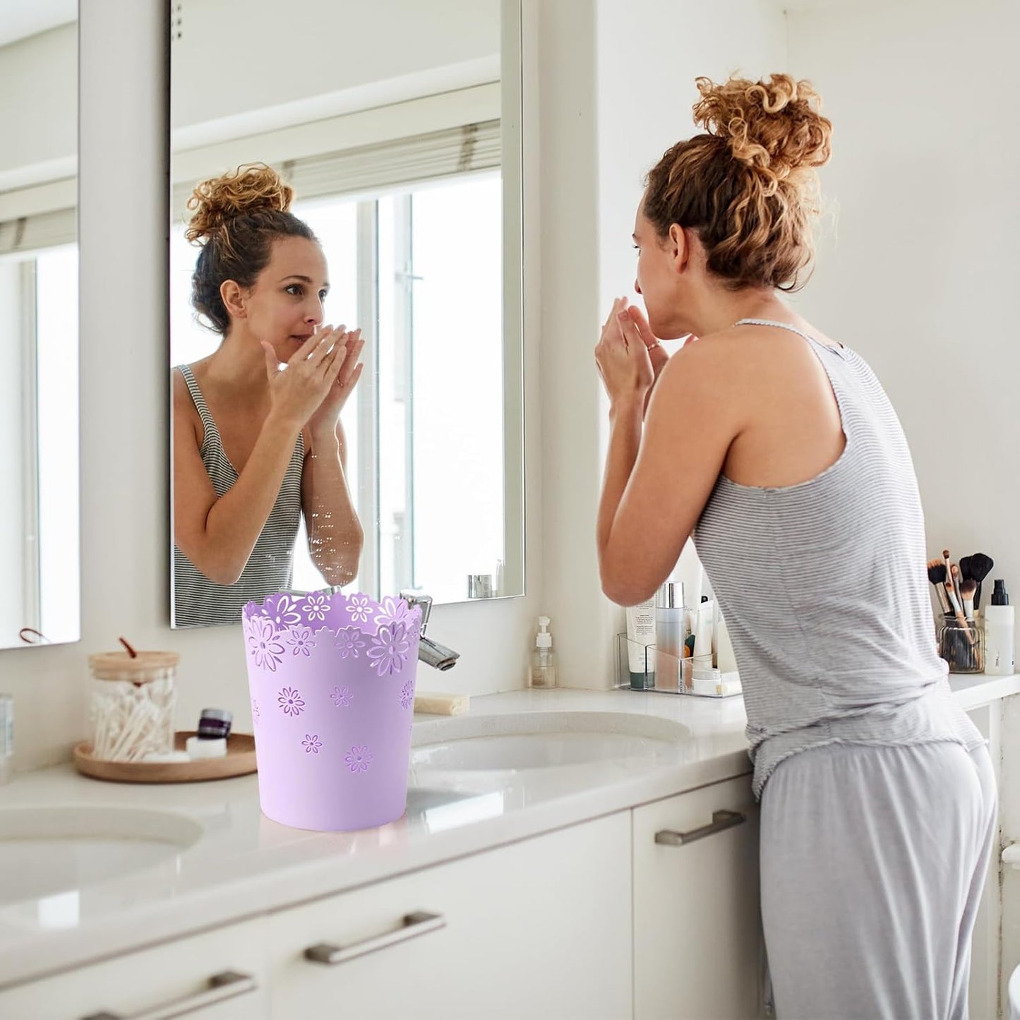 Mini Wastebasket Small Purple Trash can Office Plastic Garbage Can for Bathroom Vanity Desktop Office or Living Room (Purple, Mini)  Purple   Mini