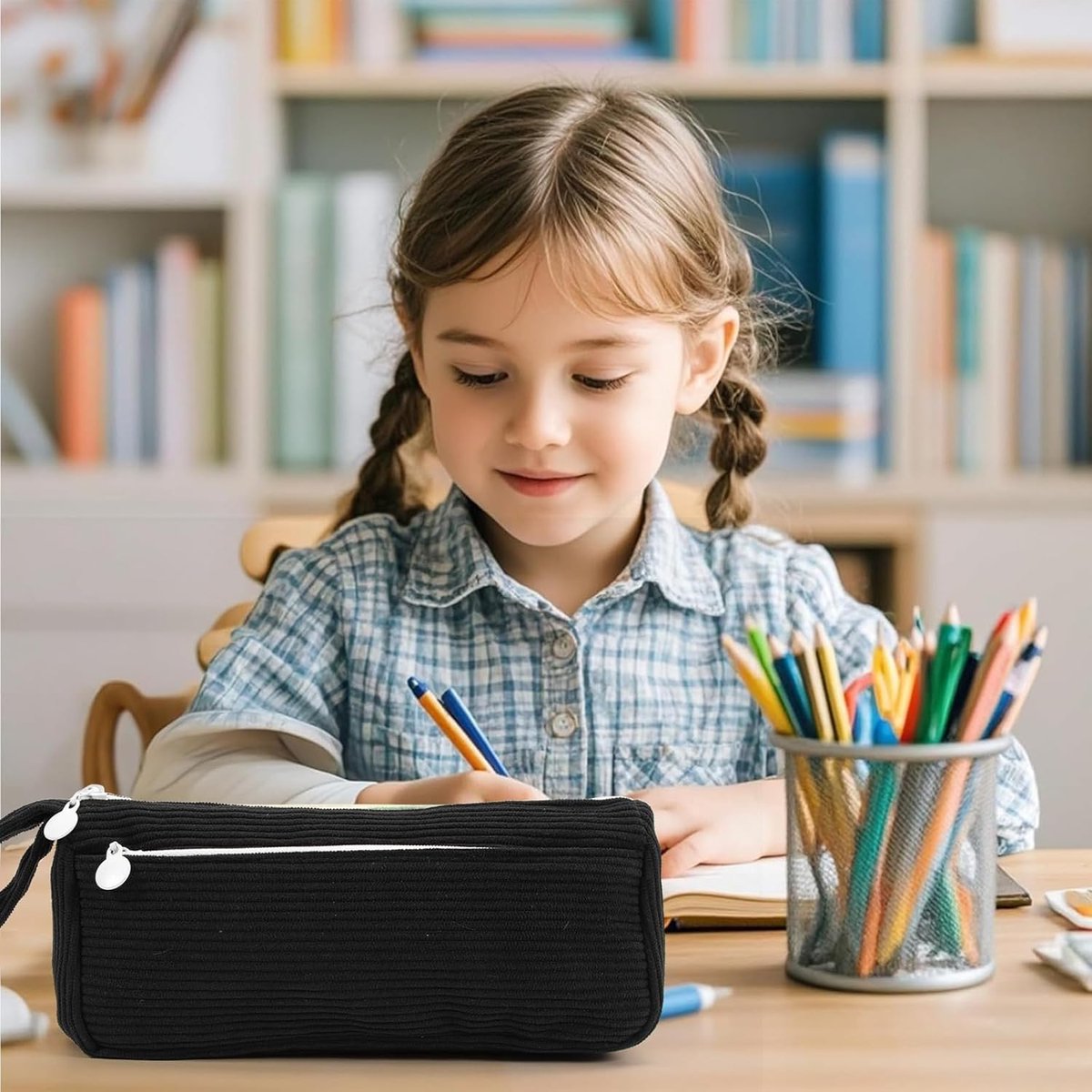 Corduroy Pencil Case - Cute pencil case with a convenient zipper - Makeup bag - Suitable for school-aged teenagers, boys and girls - black