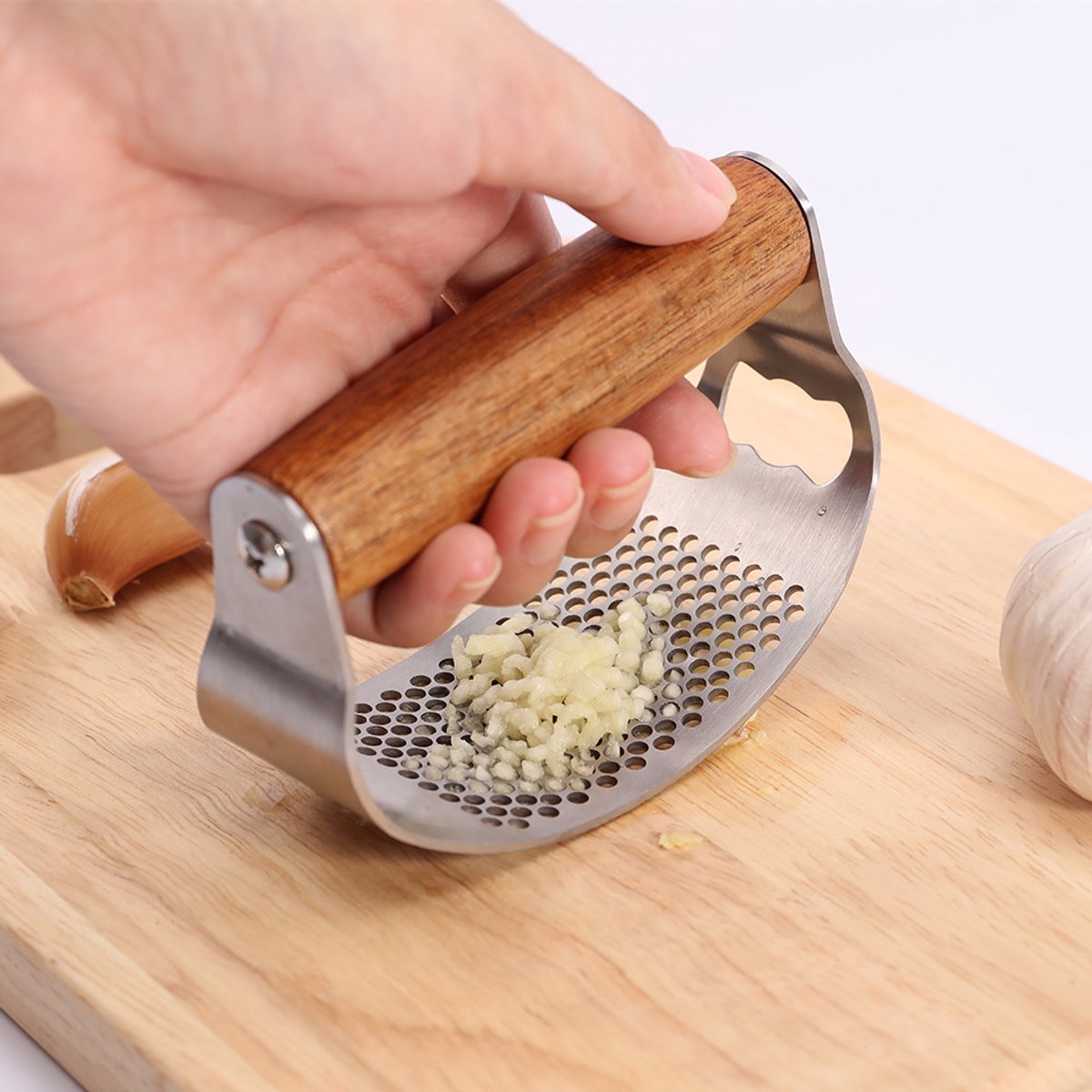 Garlic Press - Stainless Steel Cup - Dishwasher Safe - Garlic Press with High-Quality Wooden Handle - Ergonomic Handle for Garlic Press - Garlic Chopper - 10 x 5.1 cm - Large and Thick