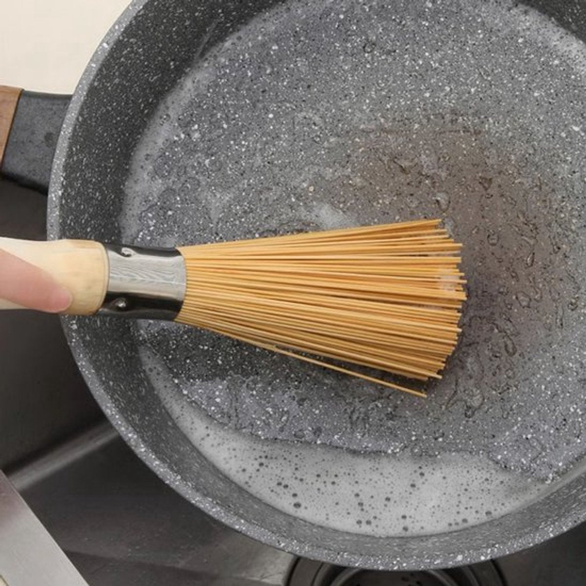 2 pieces - Natural bamboo scouring brush - Bamboo kitchen brush - Cleaning brush - Household dish brush - for cleaning dishes, cast iron pots, pans, vegetables and the sink.