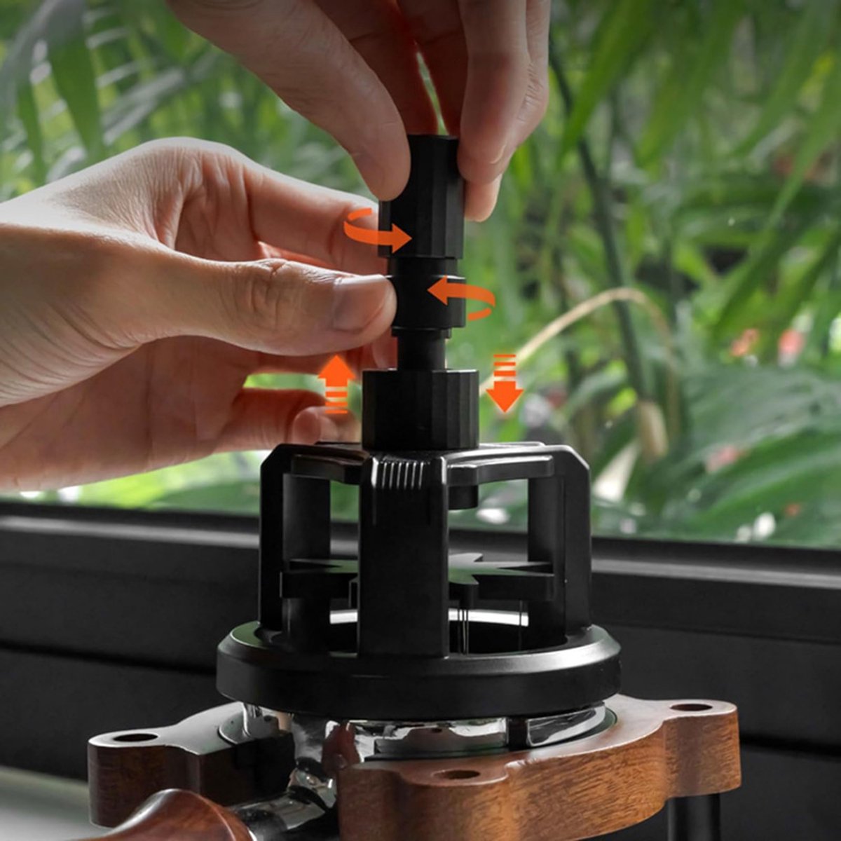 Manual coffee press - Magnetic coffee preparation tool - Coffee maker accessory - Non-slip prong mixer - Countertop - Workstation - Coffee preparation - Homemade coffee grounds cleaner - 58 mm coffee press