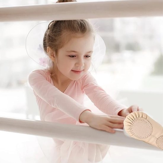 Women's Ballet Shoes – Ballet Shoes for Girls – Beige – Soft PU Leather Dance Shoes with Non-Slip Sole – Suitable for Ballet, Yoga & Home Use – For 8.5 UK Child