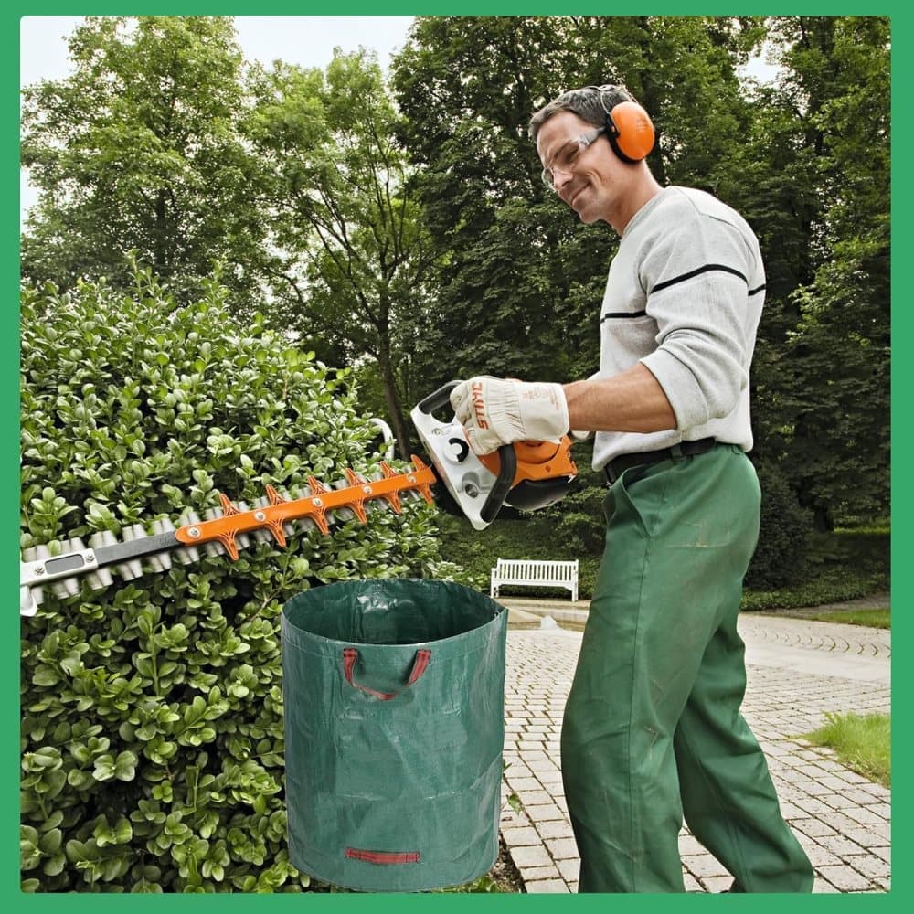 2 Large Capacity Garden Bags with Handles, Self-Standing and Robust for Leaves Lawn Hedges and Garden Waste, 67 x 76cm