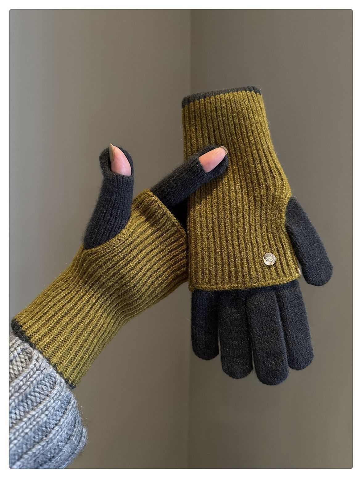 Two-Way Knit Gloves Convertible Between Full-Finger and Fingerless Styles with Touchscreen Fingertips, Colorblock Gloves (Gray + Green)