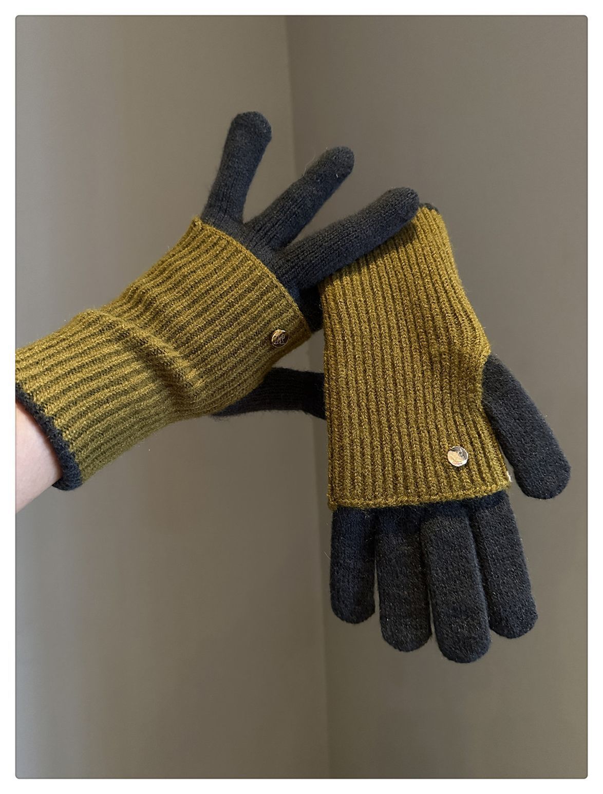 Two-Way Knit Gloves Convertible Between Full-Finger and Fingerless Styles with Touchscreen Fingertips, Colorblock Gloves (Gray + Green)