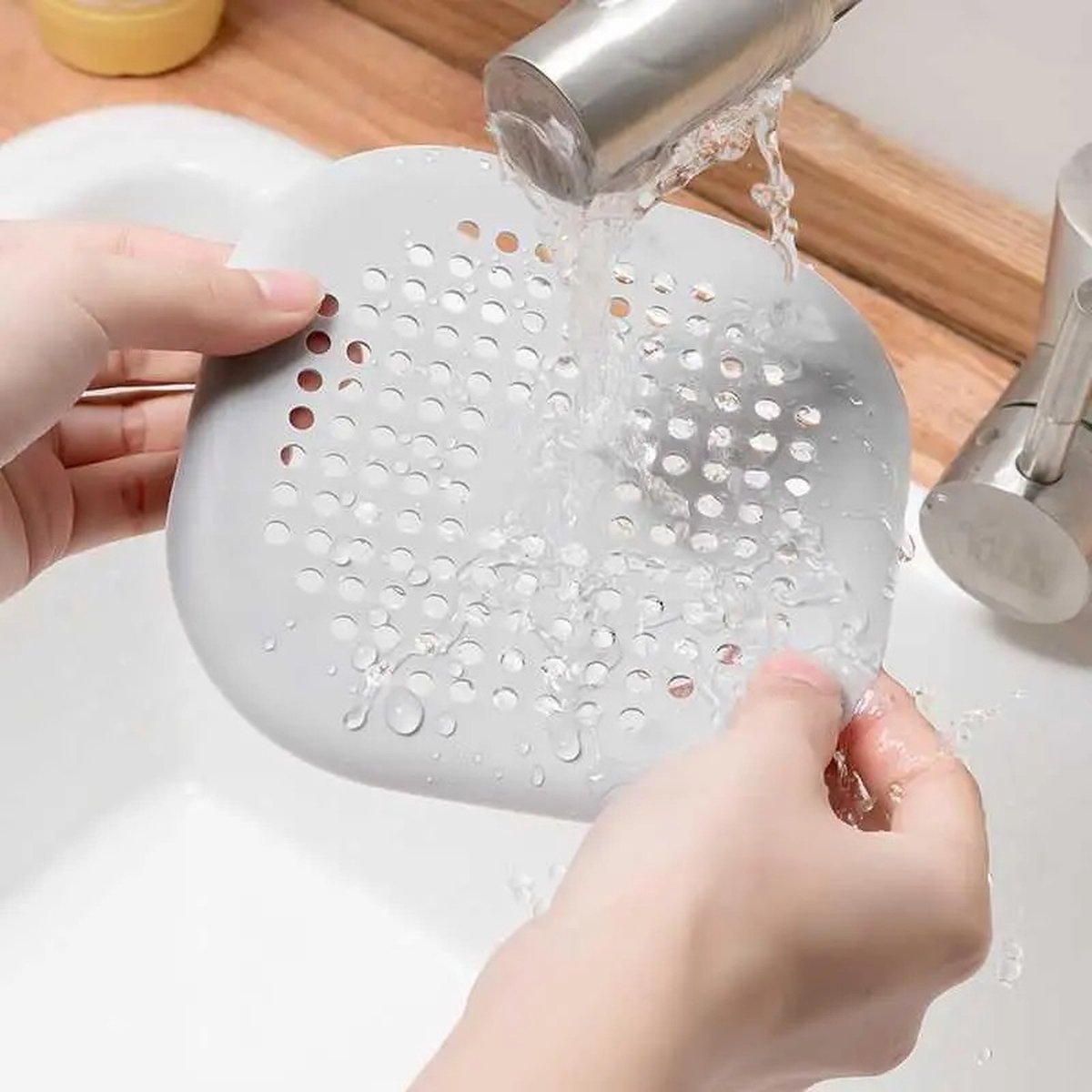 Luxury Shower Drain Mat with Suction Cups | Sink Filter | Drain Plug | Small Drain | Shower Tray | Hair Stopper | 14 CM Diameter | Silicone | White