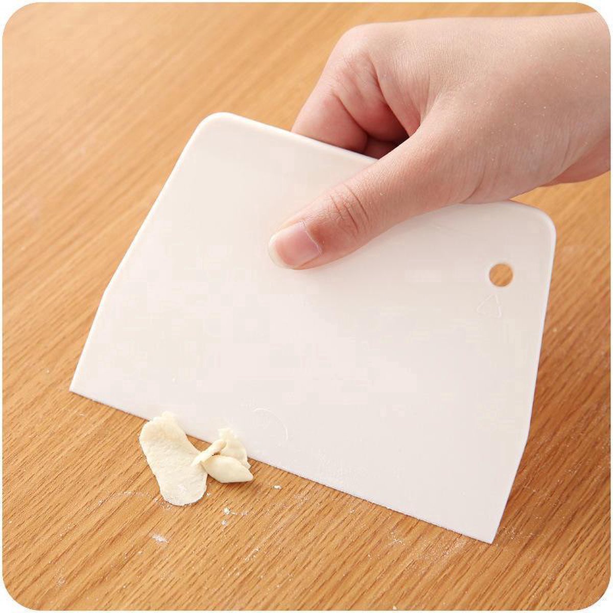 Dough scraper I Cake scraper I Dough cutter I Dough scraper I 13 x 9 CM I White