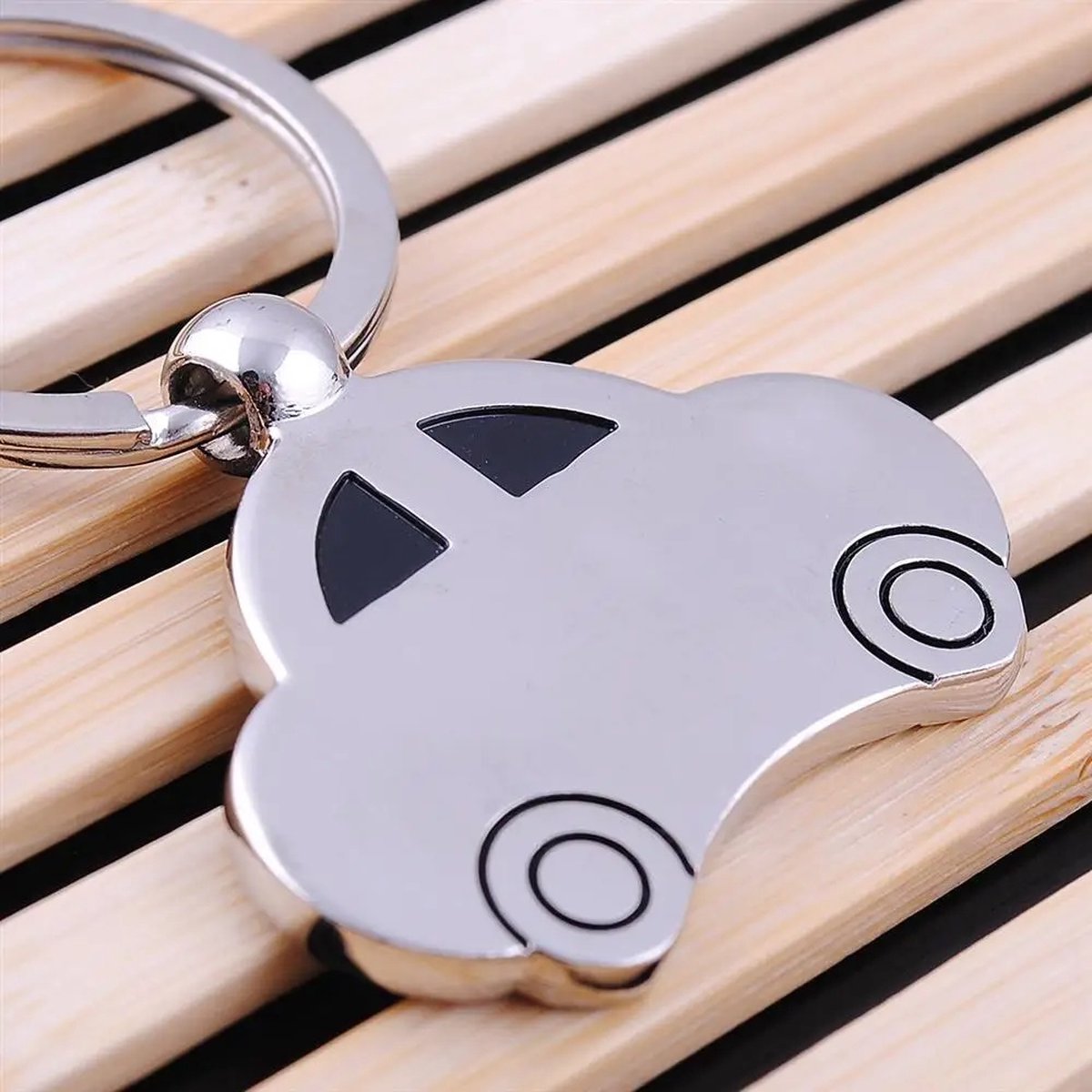 Car Keychain | 4 x 2.8 CM | Metal | Silver