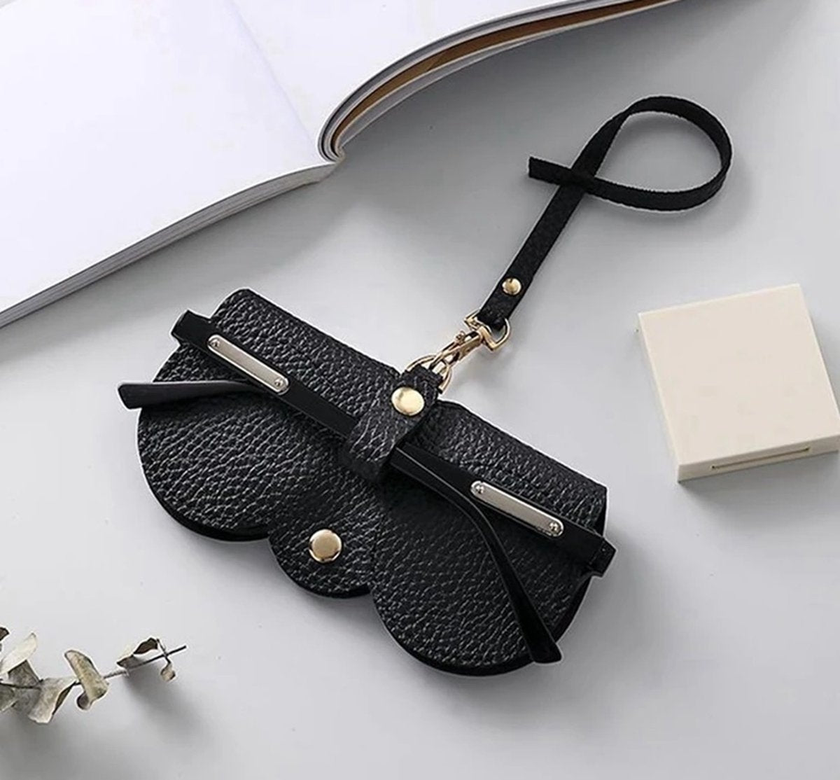 Glasses Case | Glasses Pouch | Glasses Cover | Sunglasses Holder | Sunglasses Pouch | Slide In | With Lanyard Bag Hanger | PU Leather | Black