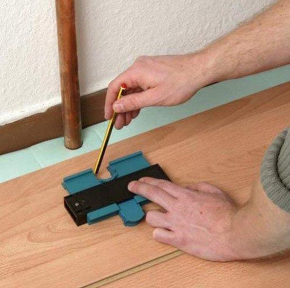 Laminate marking aid - easily mark laminate to size yourself with this laminate template