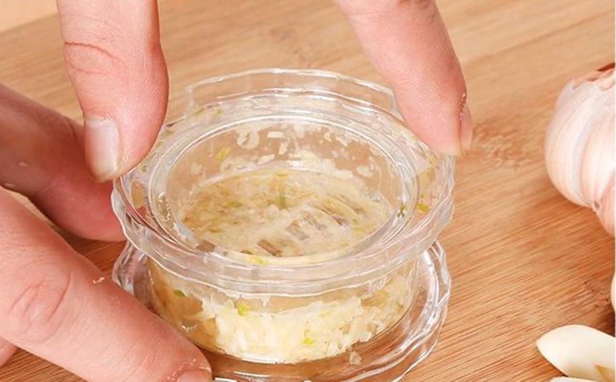 Garlic press