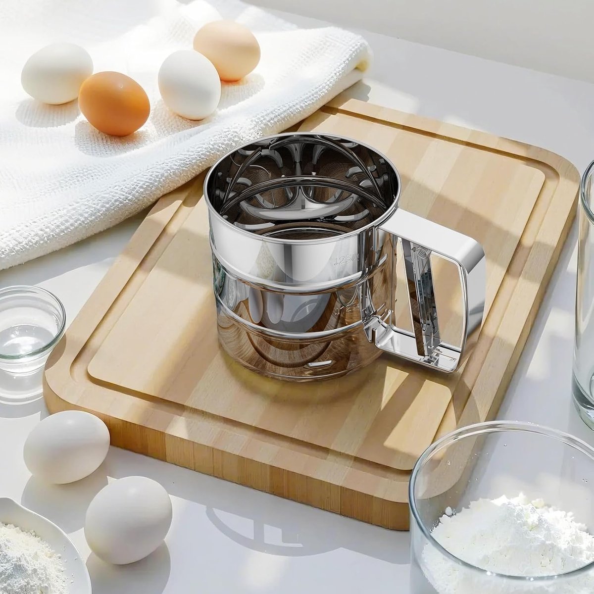 Flour Sieve - Flour Sieve - Professional Fine Mesh Sieve - Fine Kitchen Sieve - One-Hand Press Stainless Steel - Ideal for Baking and Sprinkling Powdered Sugar