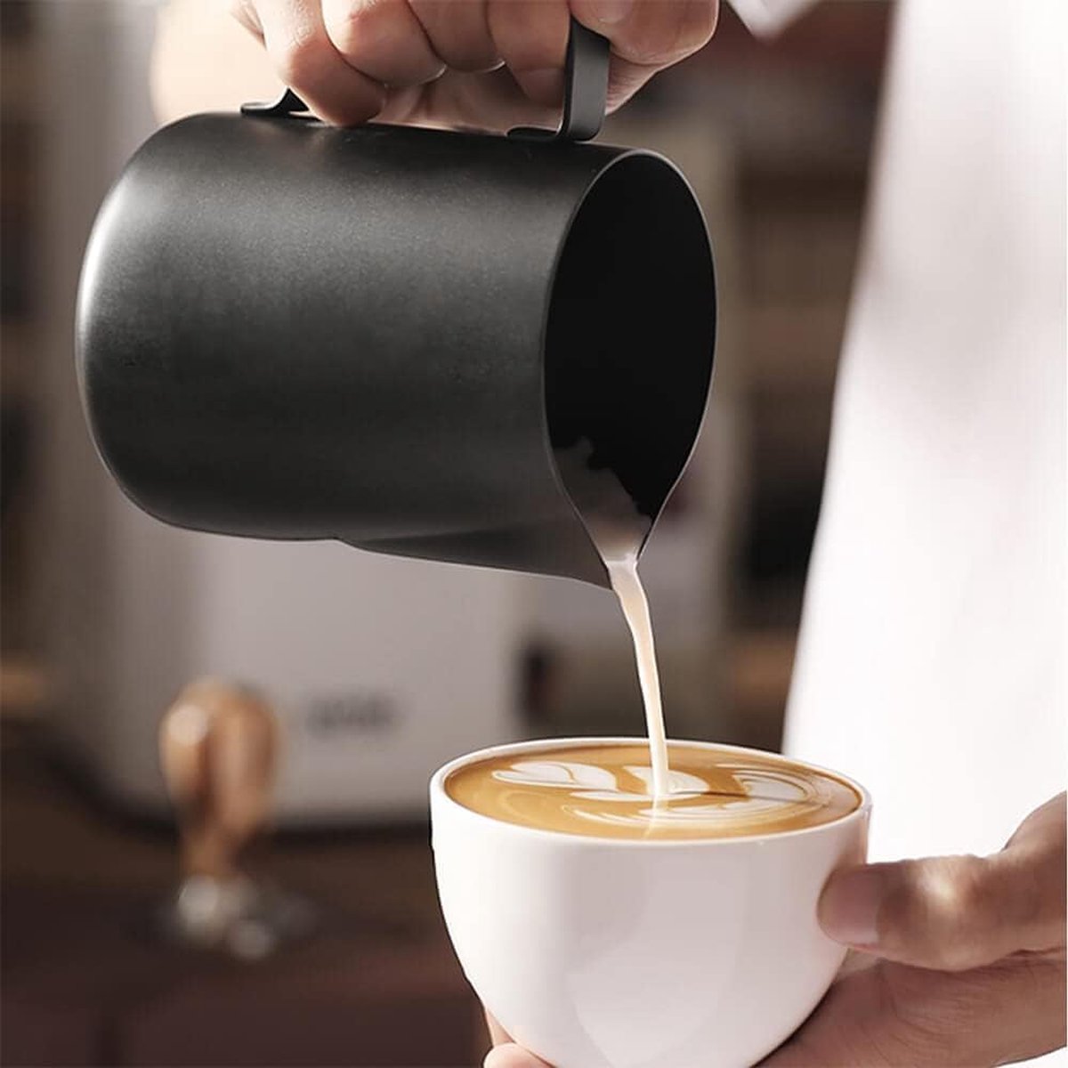 Milk frothing pitcher - Stainless Steel - Small milk jug - Milk pitcher - Milk frothing pitchers - Milk-Coffee frothing pitcher - 350ml - Espresso machine - Barista - Making coffee - Coffee - For making cappuccino-espresso - Black