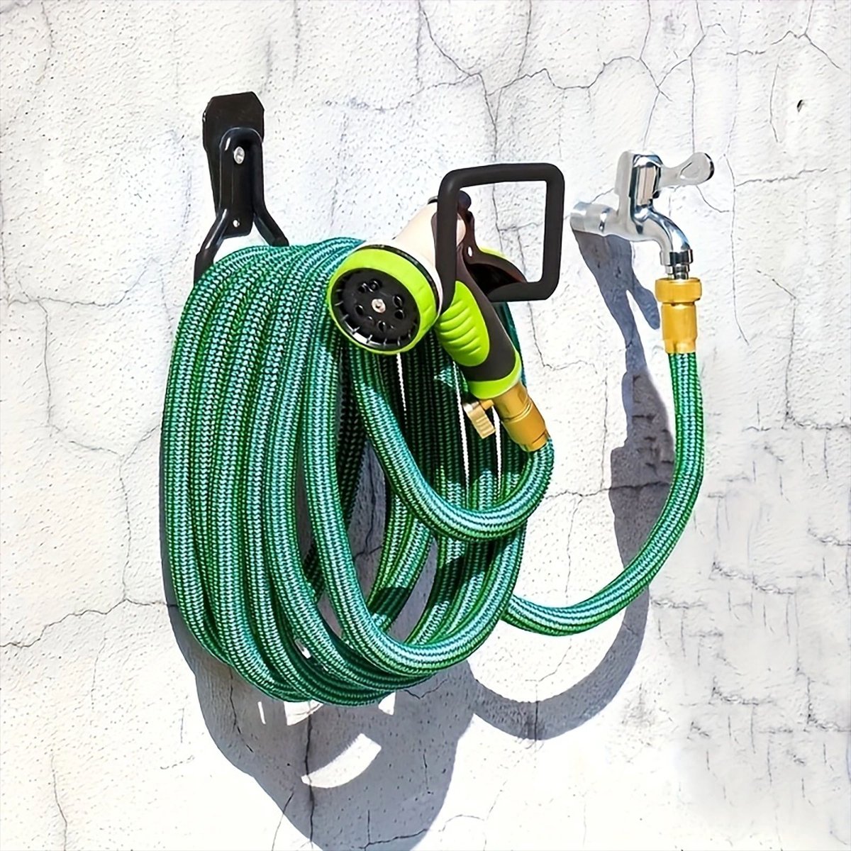 Garden Hose Holder - Metal Garden Hose Holder - Garden Hose Storage - Holder for Garden Hoses - Heavy Duty Wall Mount Watering Pipe Tube Storage Hanger - Wall-Mounted Water Hose Holder for Outdoor Garden - Black - 1 Piece