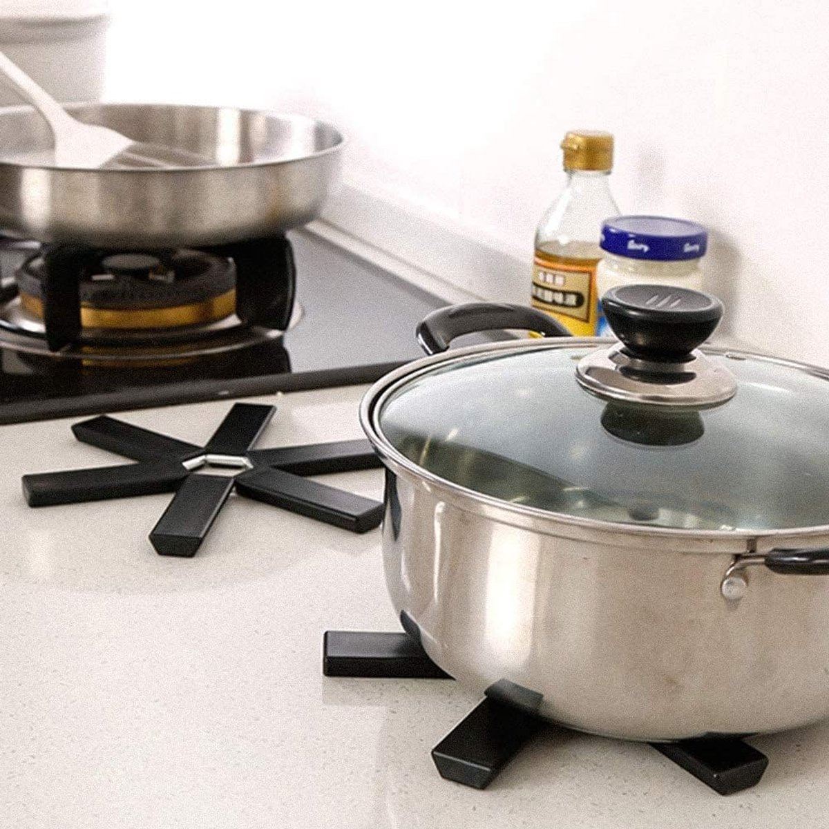 Pot Coaster - 4 Pieces - Coaster - Pot Holders - Pot Rack - Foldable - Heat Resistant - Non-Slip - Stylish Design - Practical - Foldable - Durable - Washable - For Pots, Pans, Bowls - Black