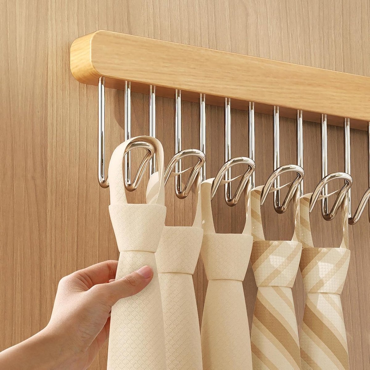 Clothes Hangers - Clothes Rod - Extendable - Hook Extendable Clothes Hanger - Non-Slip Coat Racks With 8 Hooks - Multifunctional Hanger - Multifunctional Sliding Rack - For Bras, Ties, Tank Top, Scarf, Jewelry - 31x8 Cm - 1 Piece