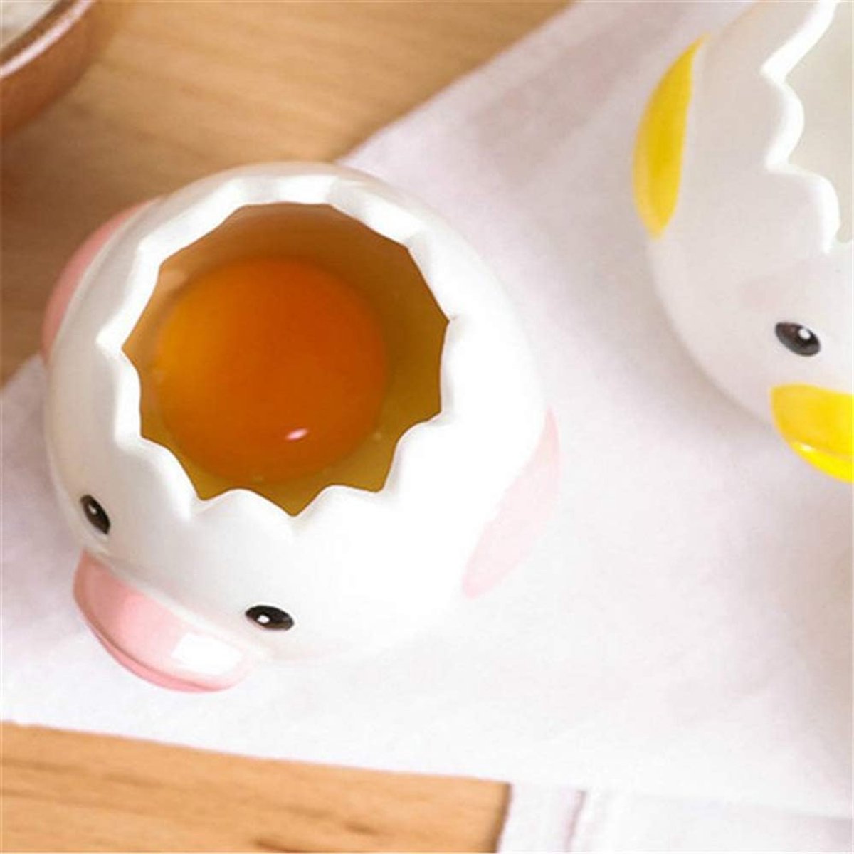 Egg separator - Creative egg separator - Professional Egg Separator - Efficient Egg Separator - Egg Yolk Separator - Separating Eggs - Egg Splitter - Egg - Egg Yolk Separator - for Baking Cakes - funny for kitchen, bakery, camping (yellow) - 1 piece