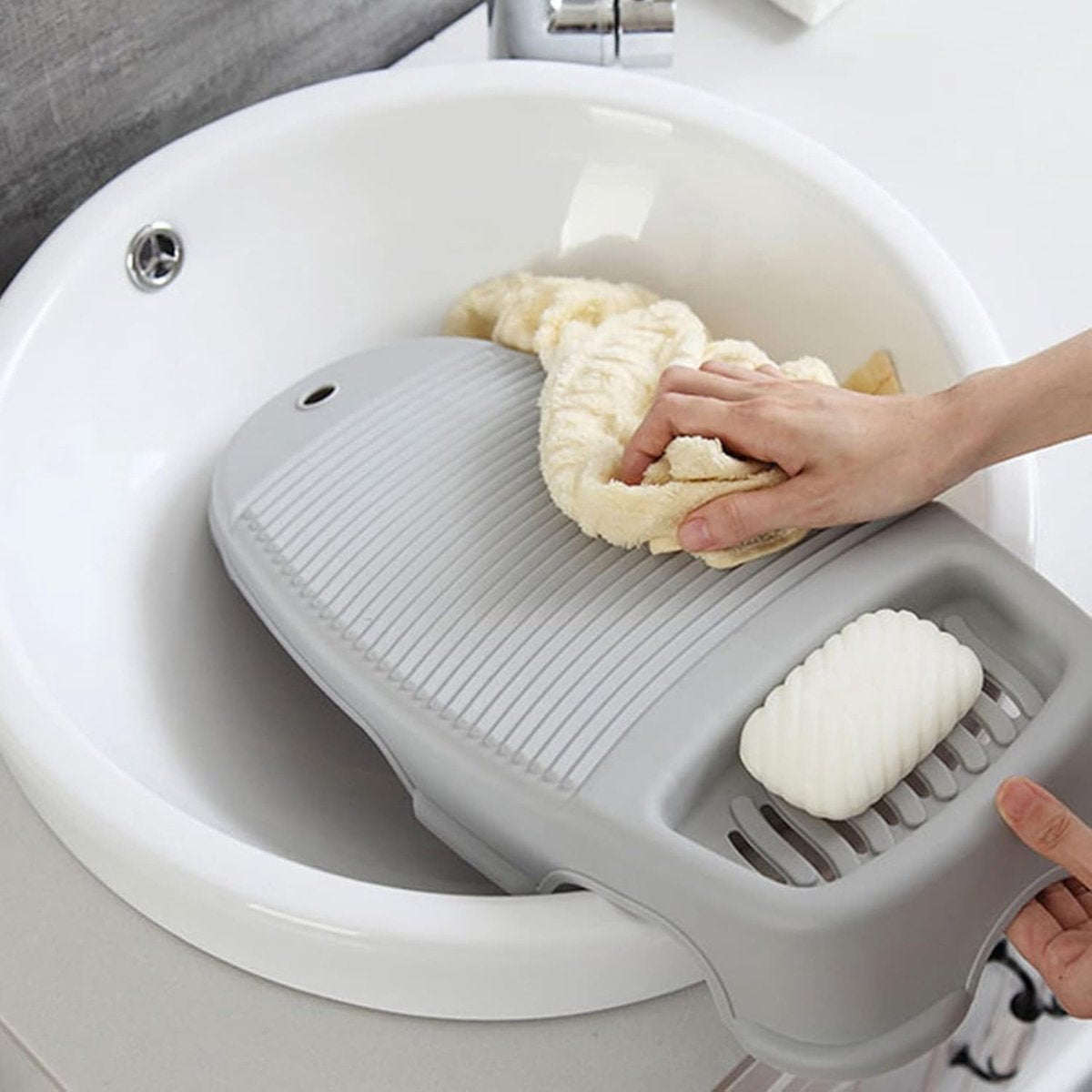 Washboard - Mini Hand Washboard - Underwear Washboard - Washboard for Children - Non-slip - Household Use for Students - Used for Washing Clothes and Small Items by Hand - Perfect for Washing Clothes and Socks - Plastic - Grey