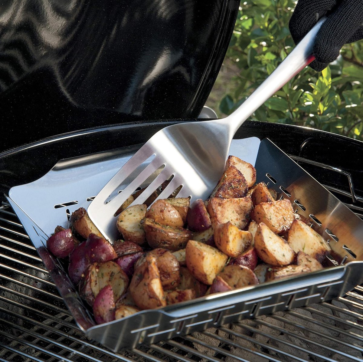 Professional Grill Basket - High-Quality Baking Trays - Barbecue Pans - BBQ Grill Basket - Optimal Heat Distribution - Practical - Durable - Grilled Vegetables / Meat - Very Suitable for Oven Safe / Gas / Charcoal / Electric Grill