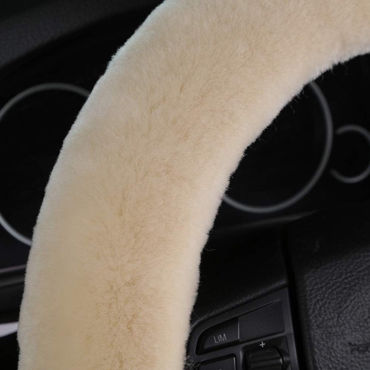Plush Steering Wheel Cover - Car Steering Wheel Cover Plush - Car Steering Wheel Cover Set - Winter Steering Wheel Cover - Extra Soft Plush - Universal - car accessories - For steering wheels with a diameter of 37-39 cm - Beige
