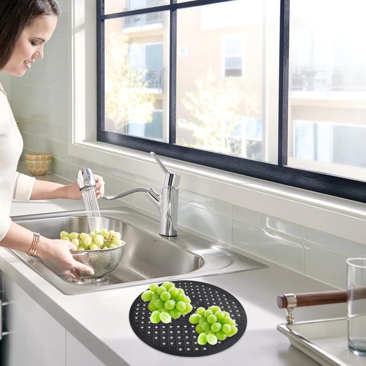 1 Piece Silicone Sink Mat - Washbasin Mat - Sink Mat - Sink Mats - Rubber Countertop Mat for Sink - Cuttable - Foldable - Non-slip - Round sink mat - Protective mat - For countertop - Round Black - ø 31 Cm