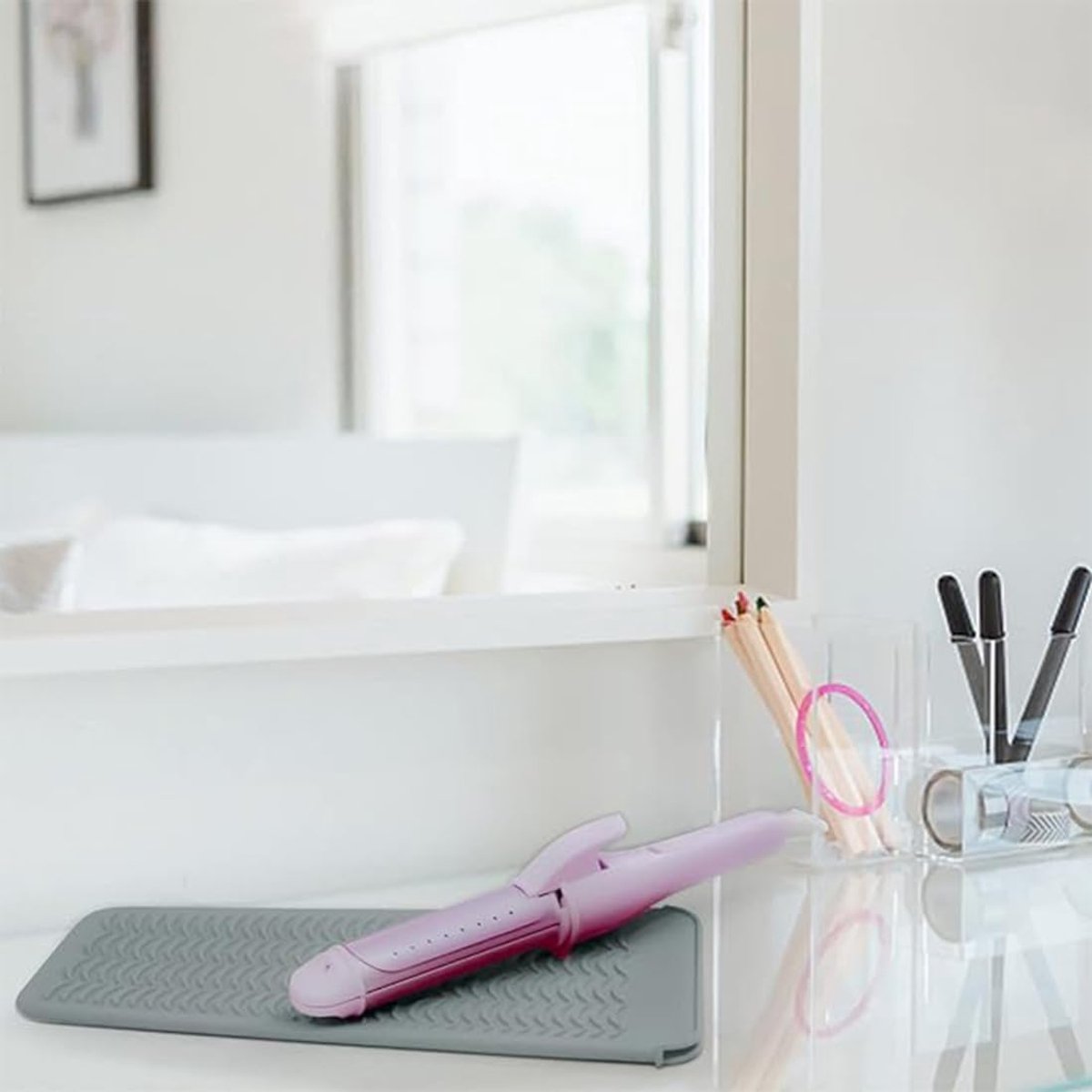 Heat-resistant mat - Heat-resistant pads - Heat mat - Silicone case - - Silicone protective pads - Curling iron mat - Straightener mat - storage bag - storage pouch - for curling irons, straighteners, and hair styling tools - 286*142*9mm - grey