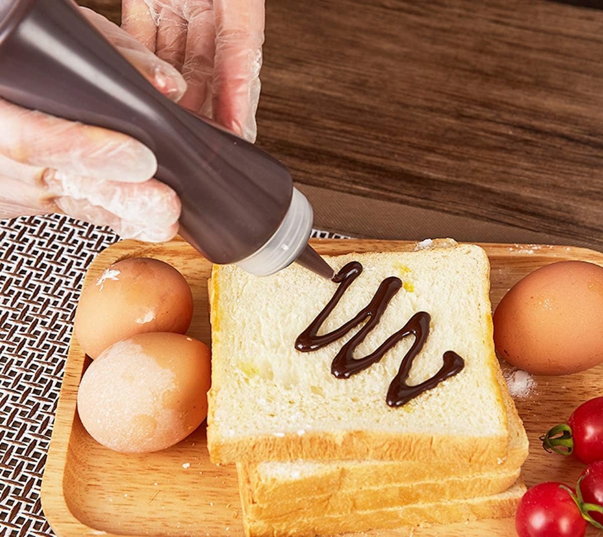 Dispensing bottle - 2 pieces - Squeeze bottle - 300 ml - sauce bottle - Squeeze Squirt Seasoning Bottles with Cap - sauce bottles - Transparent Plastic - for Ketchup Salad dressing Mustard Olive oil - Squeeze seasoning bottles - Garnish bottle - Transpare