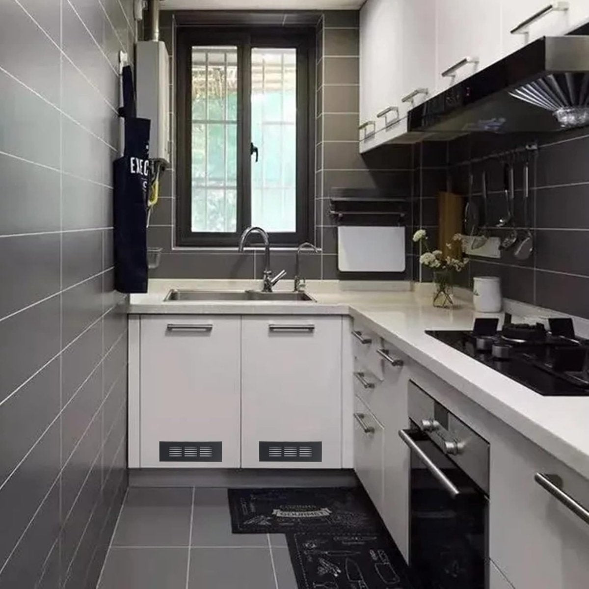 Air Grilles - 2 Pieces - Skirting Board Ventilation Grille - Aluminum Alloy - With Screws - Ventilation Covers - Heat Dissipation - Ventilation Holes - Ventilation Hood - Suitable for Kitchen, Bathroom, Wardrobe, Cabinet, Shoe Cabinet - 150*50mm - Black