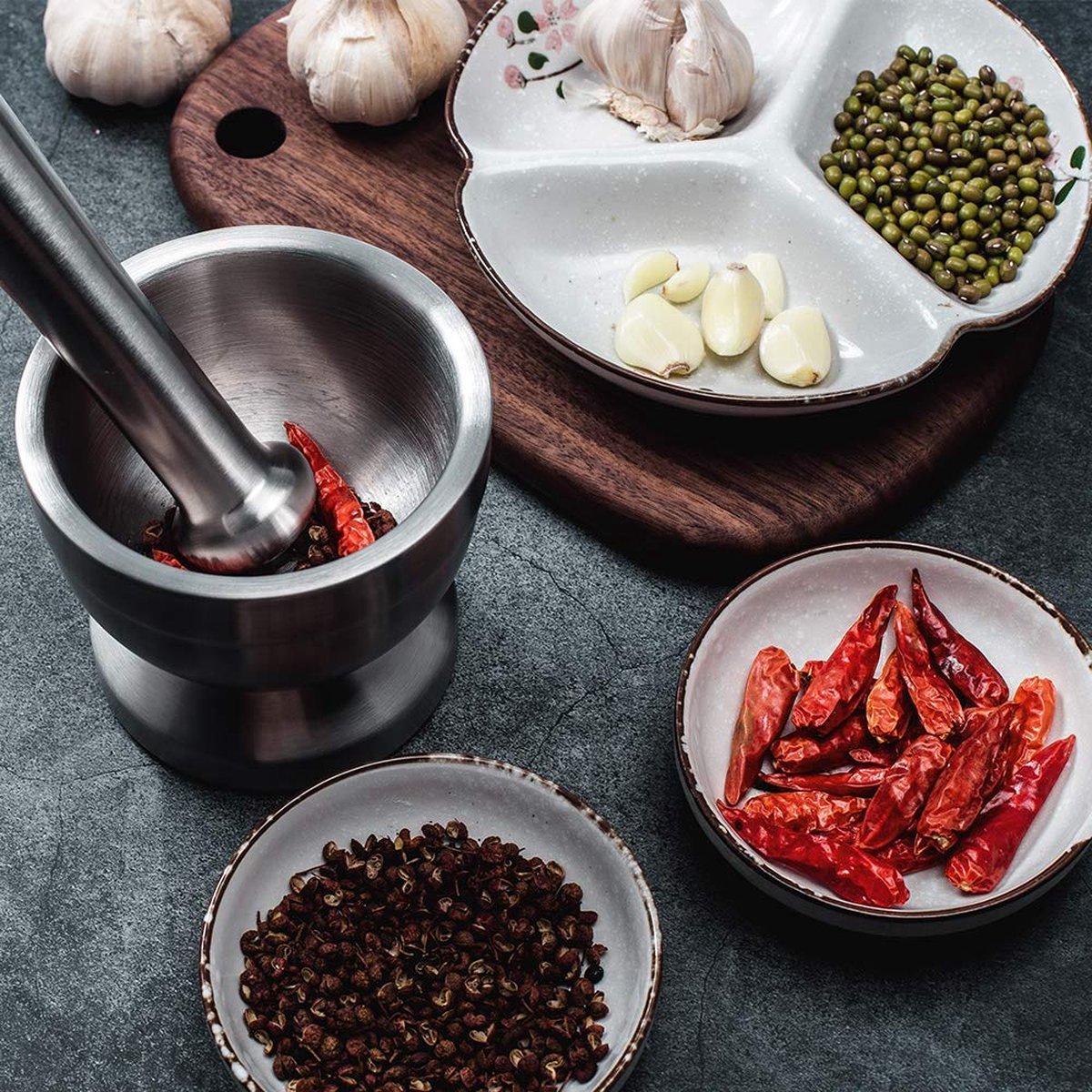 Mortar and Pestle - Stainless Steel Mortar and Pestle, Food Safe Pestle and Mortar Stainless Steel, Diameter 8.5 cm - Herb Grinder - Spice Grinder - With Lid