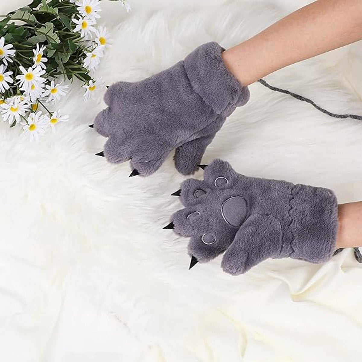 Gloves - 1 pair - Winter gloves - Cartoon gloves - Neckband - Children's gloves - Warm gloves - Plush gloves - One size（Gray）